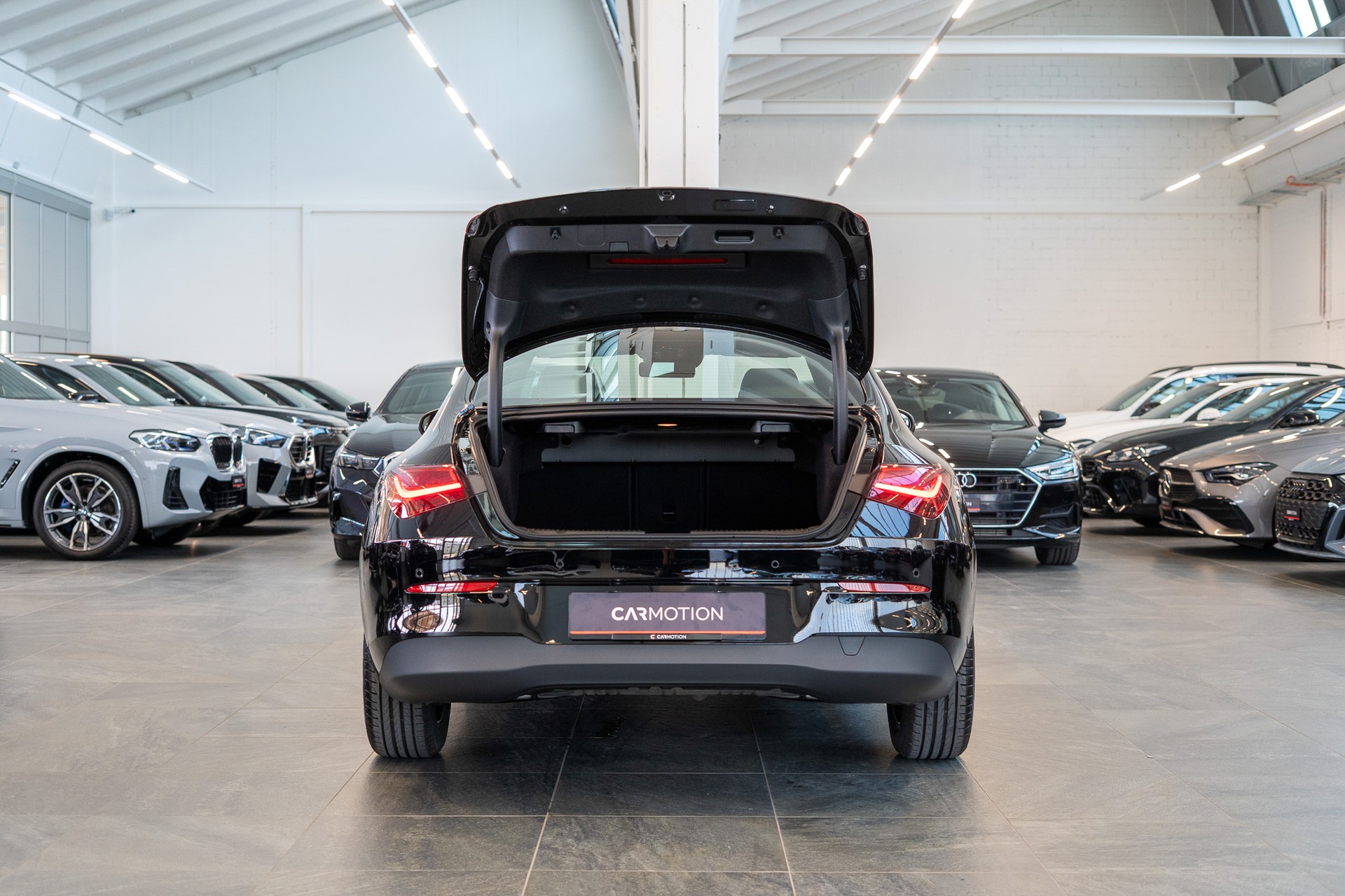 MERCEDES-BENZ CLA 180 Progressive / Facelift / Rückfahrkamera / Sitzheizung-image-6