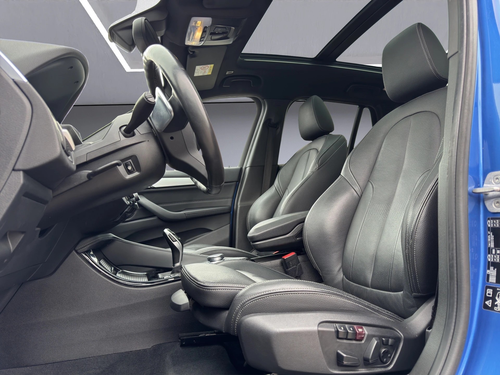 BMW X1 xDrive M Sport Swiss Edition-image-7