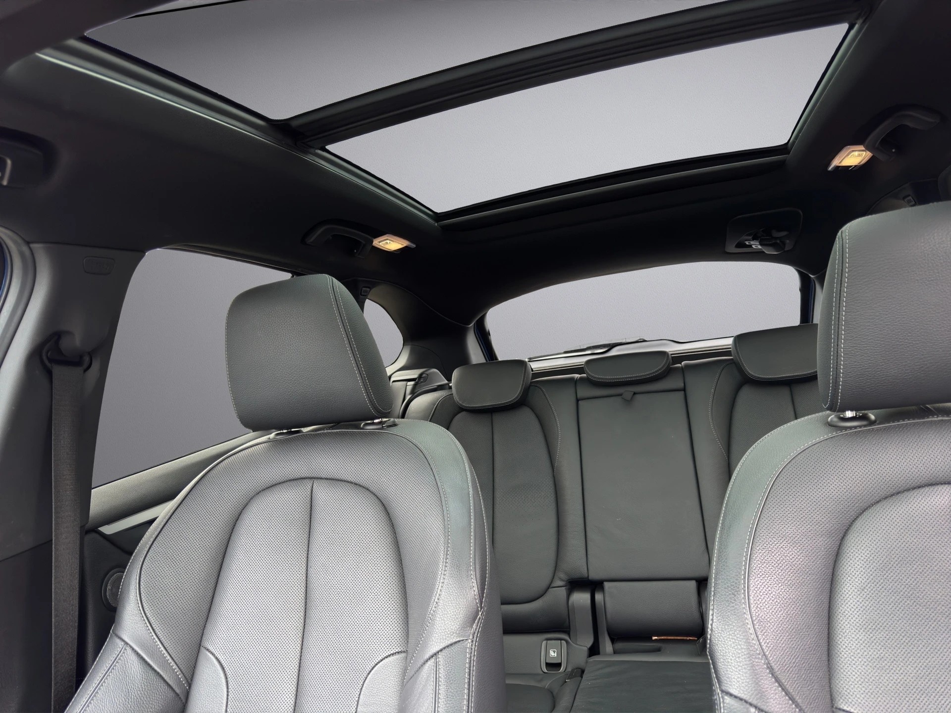 BMW X1 xDrive M Sport Swiss Edition-image-17