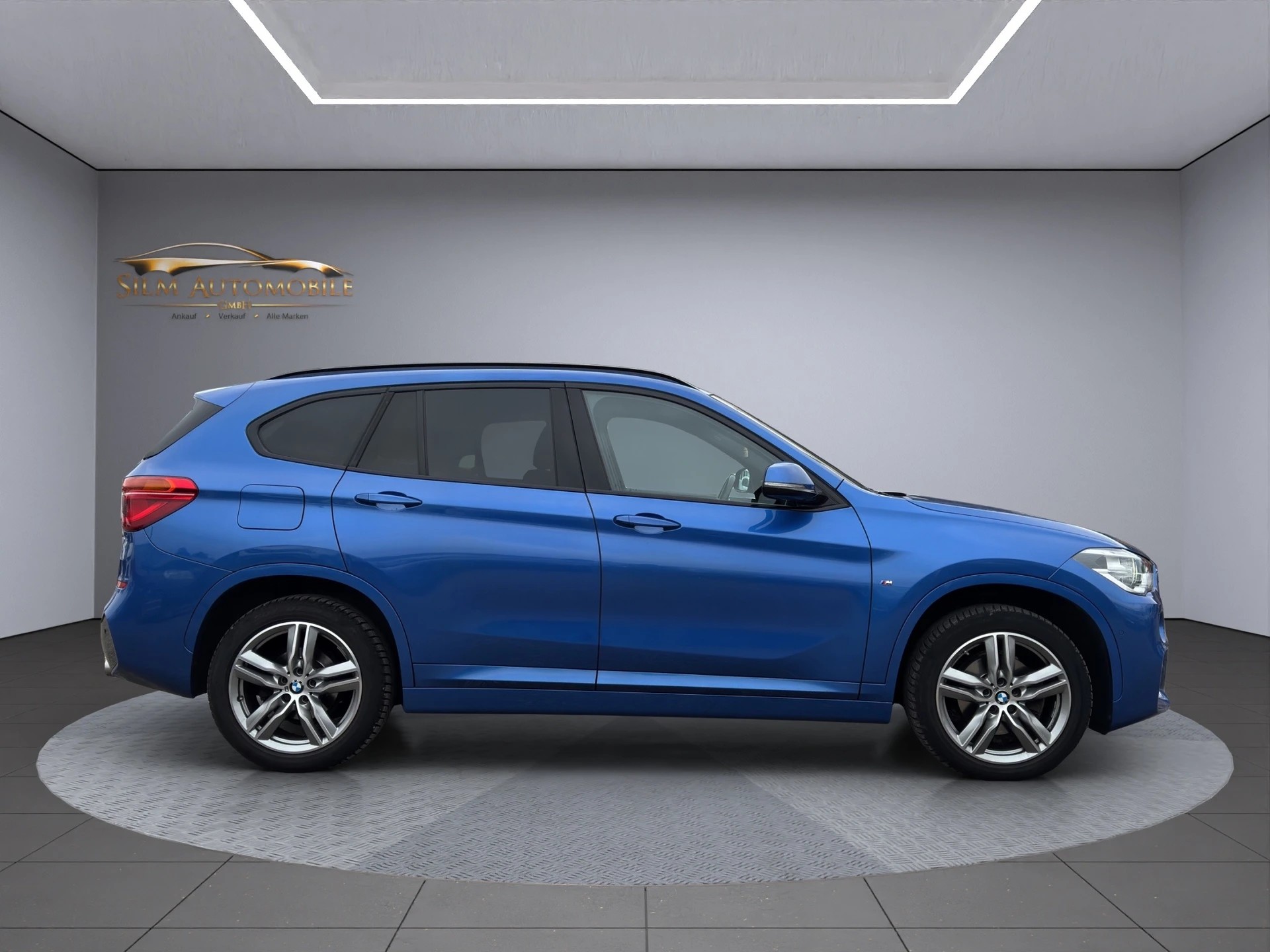 BMW X1 xDrive M Sport Swiss Edition-image-4