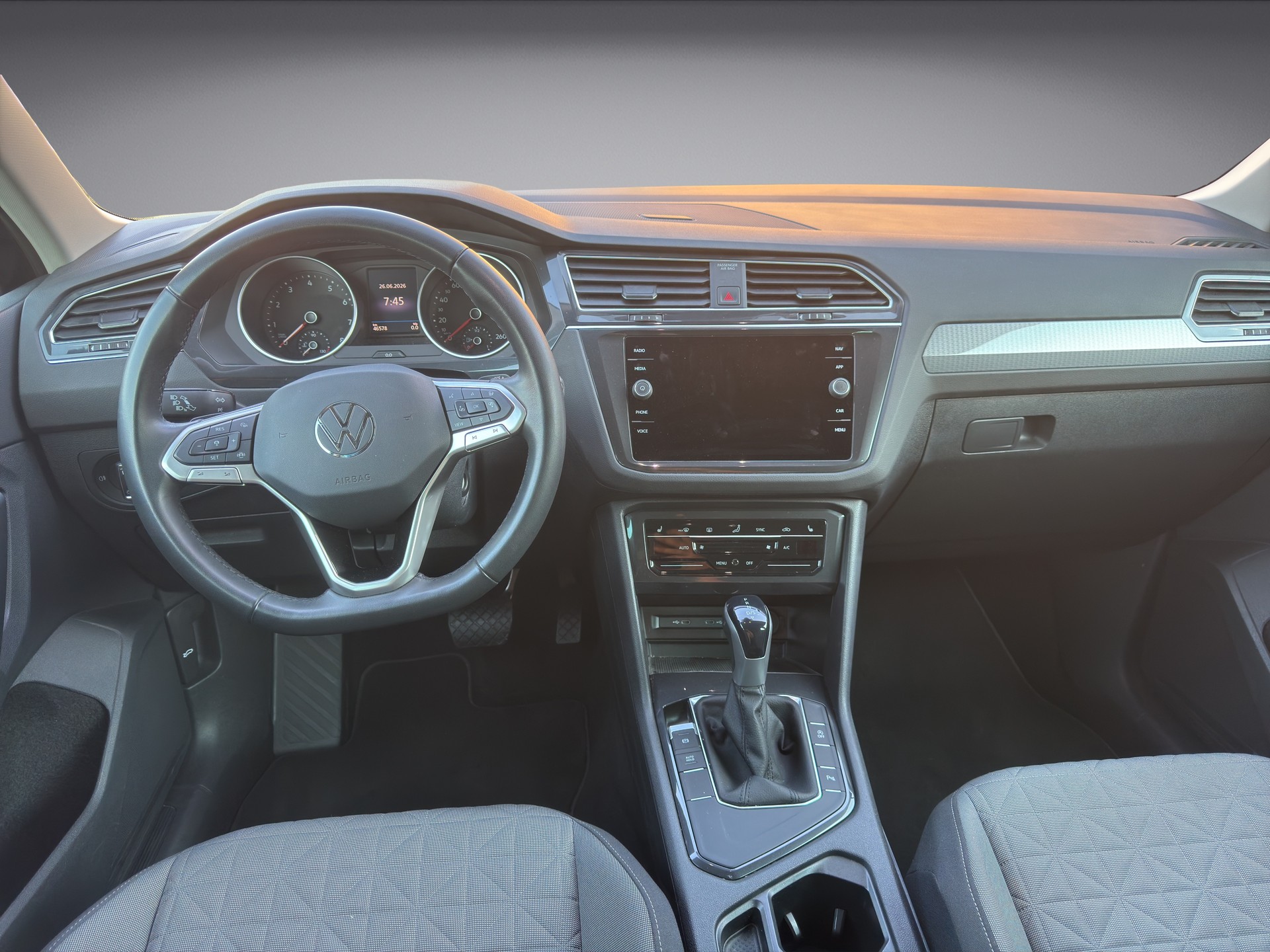 VW Tiguan 1.5 TSI Life-image-7