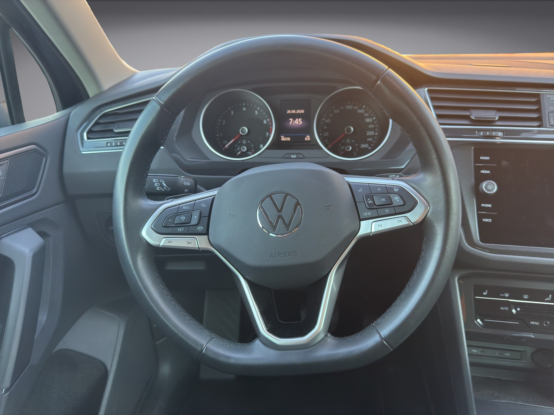 VW Tiguan 1.5 TSI Life-image-8