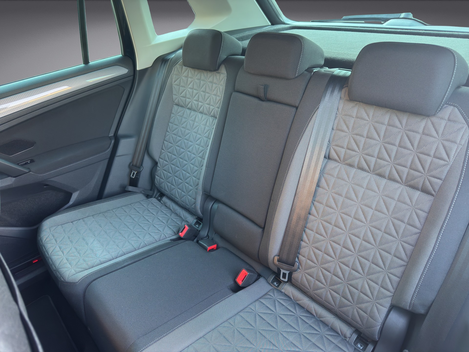 VW Tiguan 1.5 TSI Life-image-11