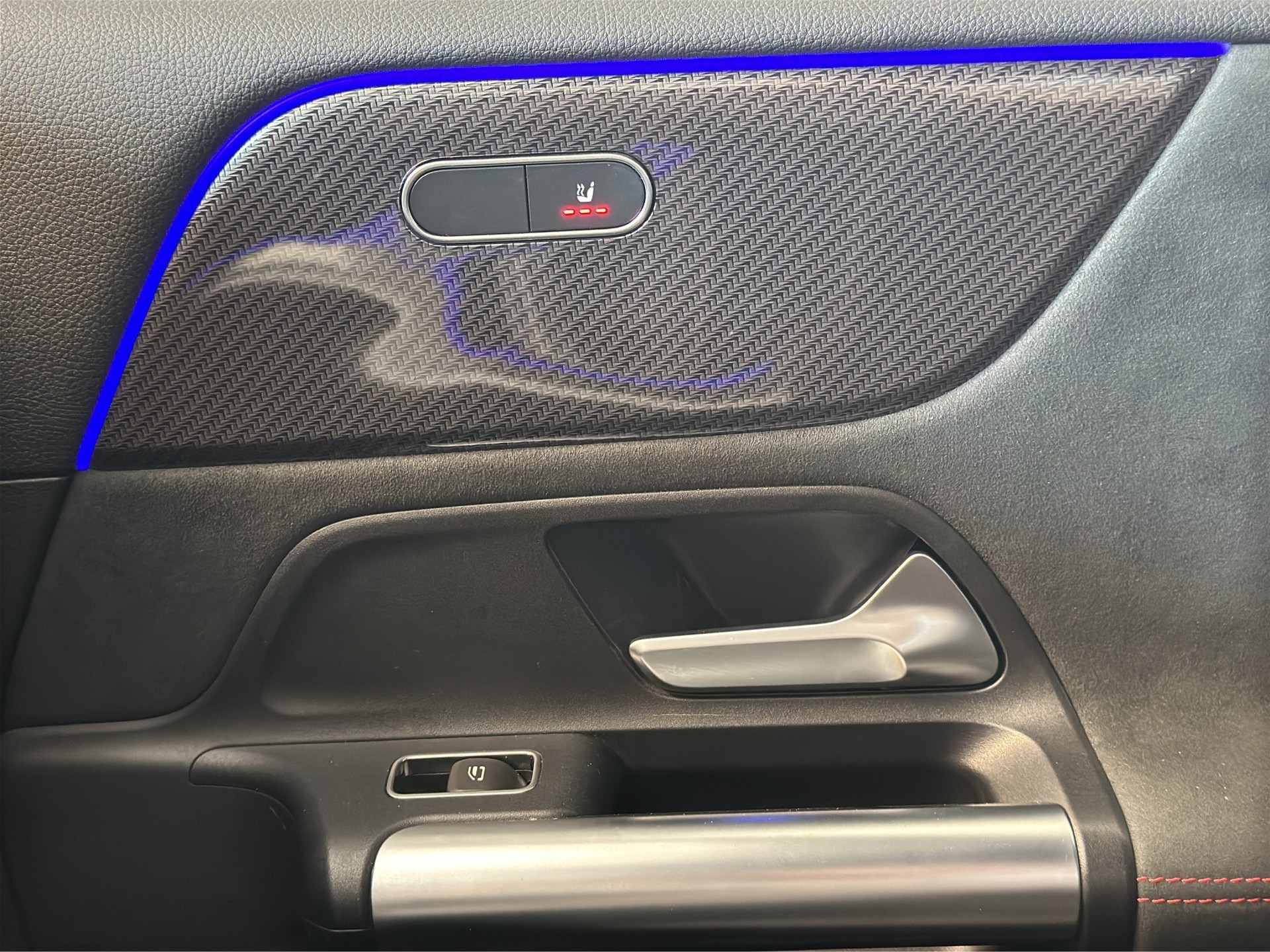 MERCEDES-BENZ B 220 4Matic AMG Line 7G-DCT-image-17