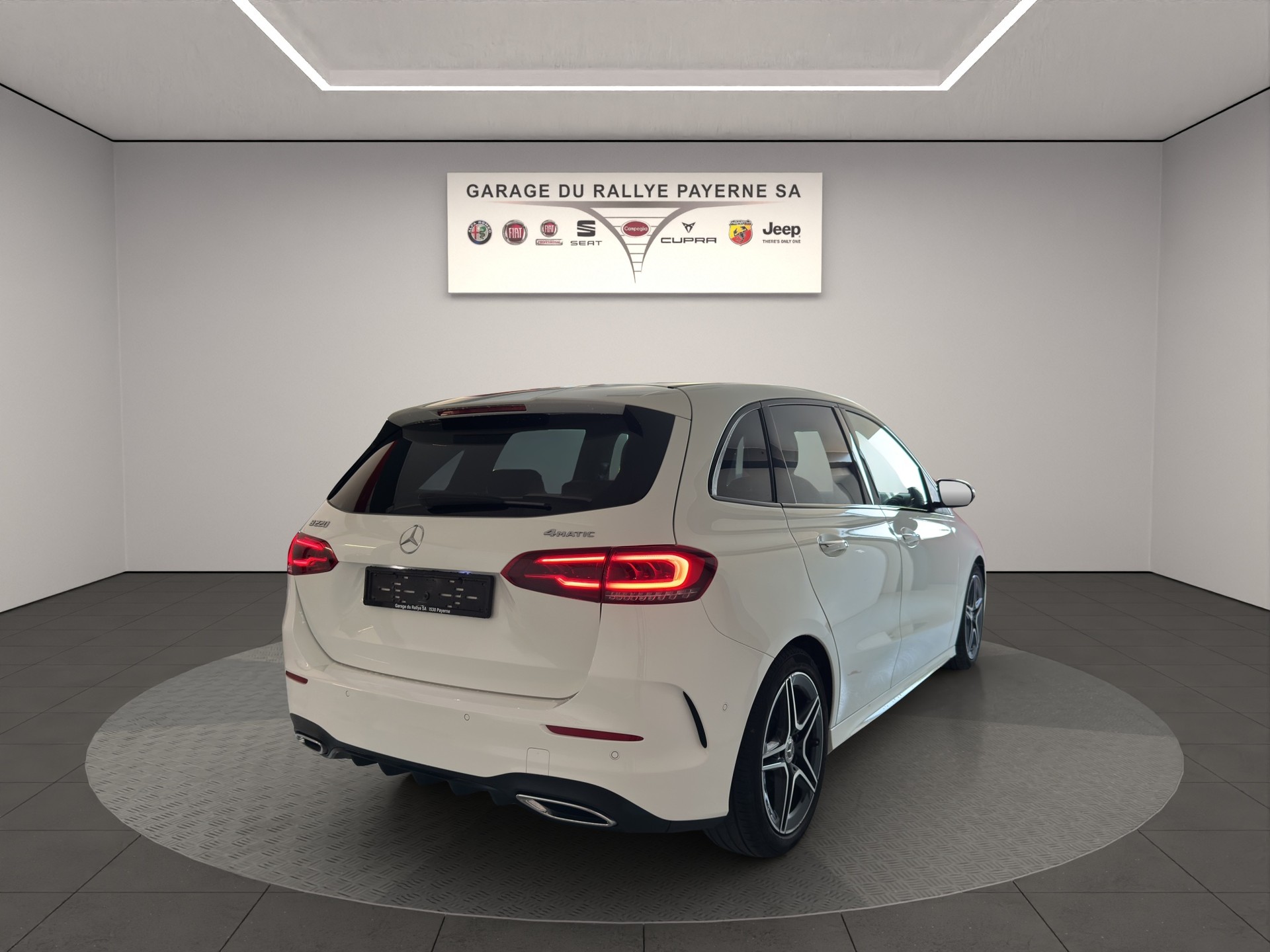 MERCEDES-BENZ B 220 4Matic AMG Line 7G-DCT-image-4