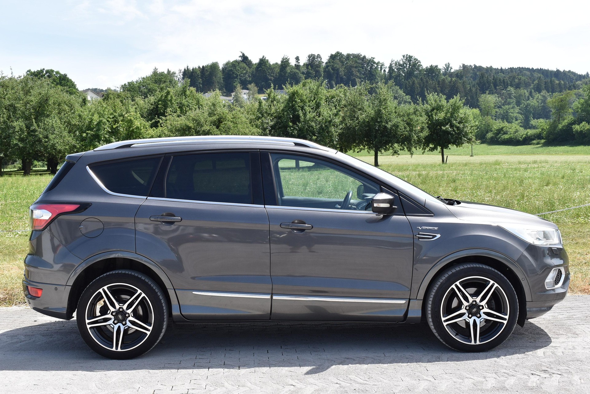 FORD Kuga 2.0 TDCi 180 Vignale FPS-image-5