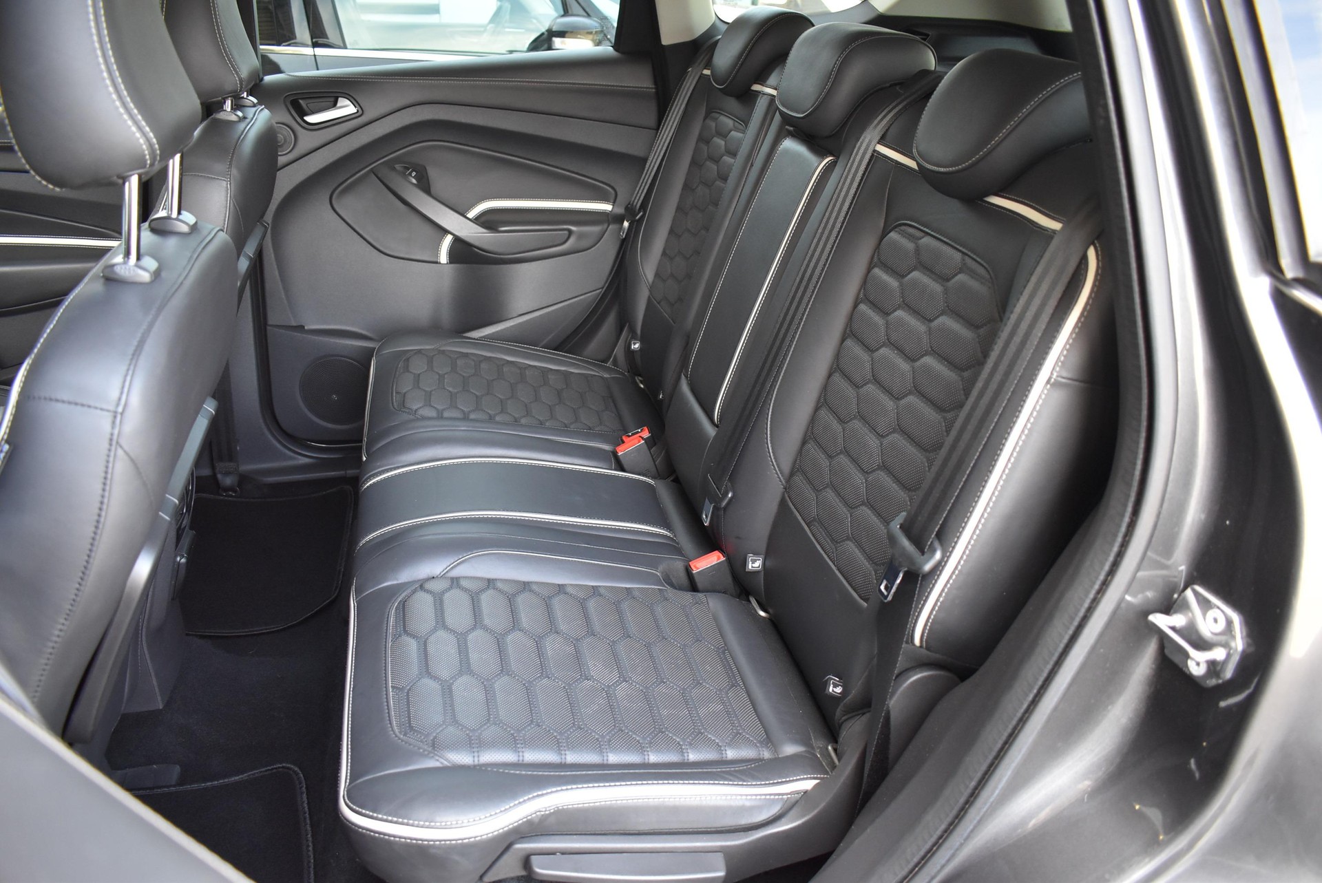 FORD Kuga 2.0 TDCi 180 Vignale FPS-image-12