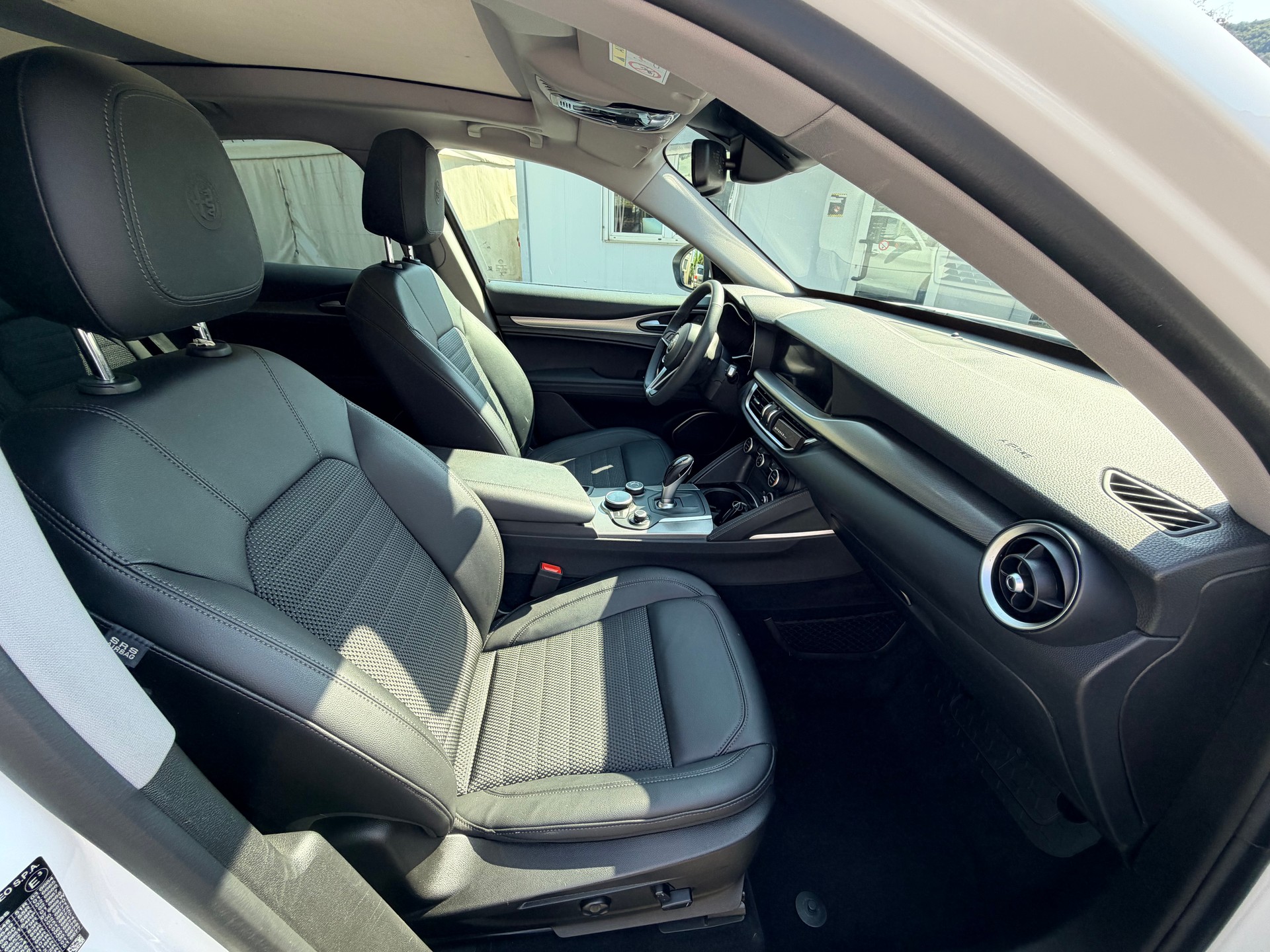 ALFA ROMEO Stelvio 2.0 Executive Q4 Automatic-image-8