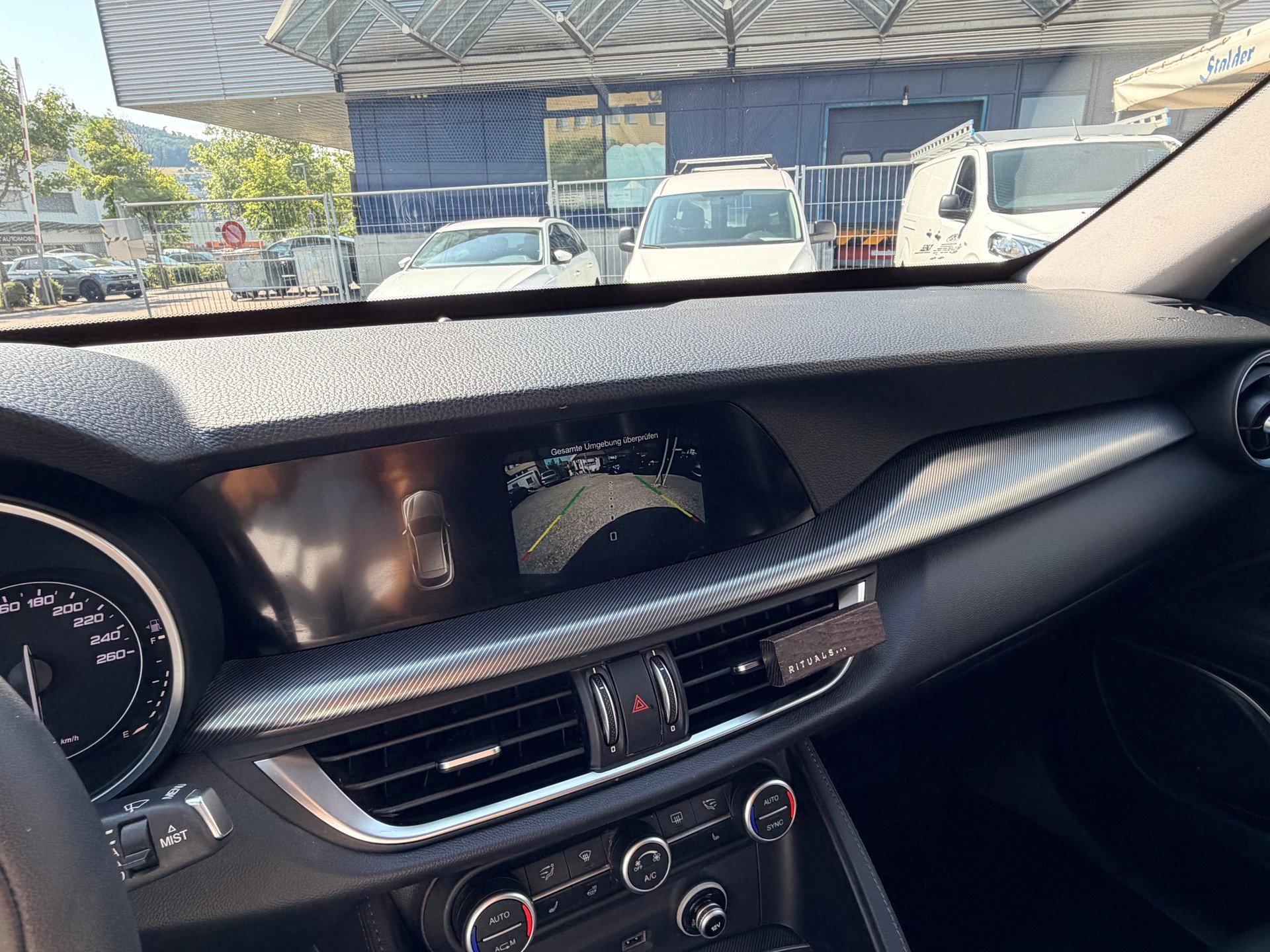 ALFA ROMEO Stelvio 2.0 Executive Q4 Automatic-image-12