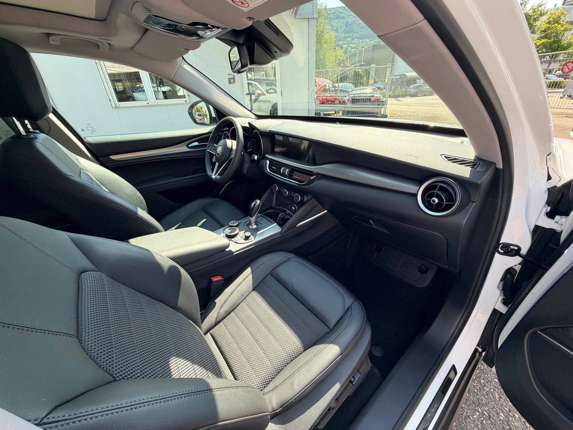 ALFA ROMEO Stelvio 2.0 Executive Q4 Automatic-image-9