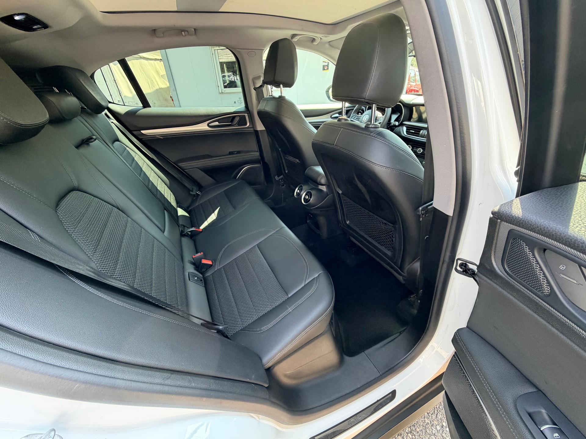 ALFA ROMEO Stelvio 2.0 Executive Q4 Automatic-image-10