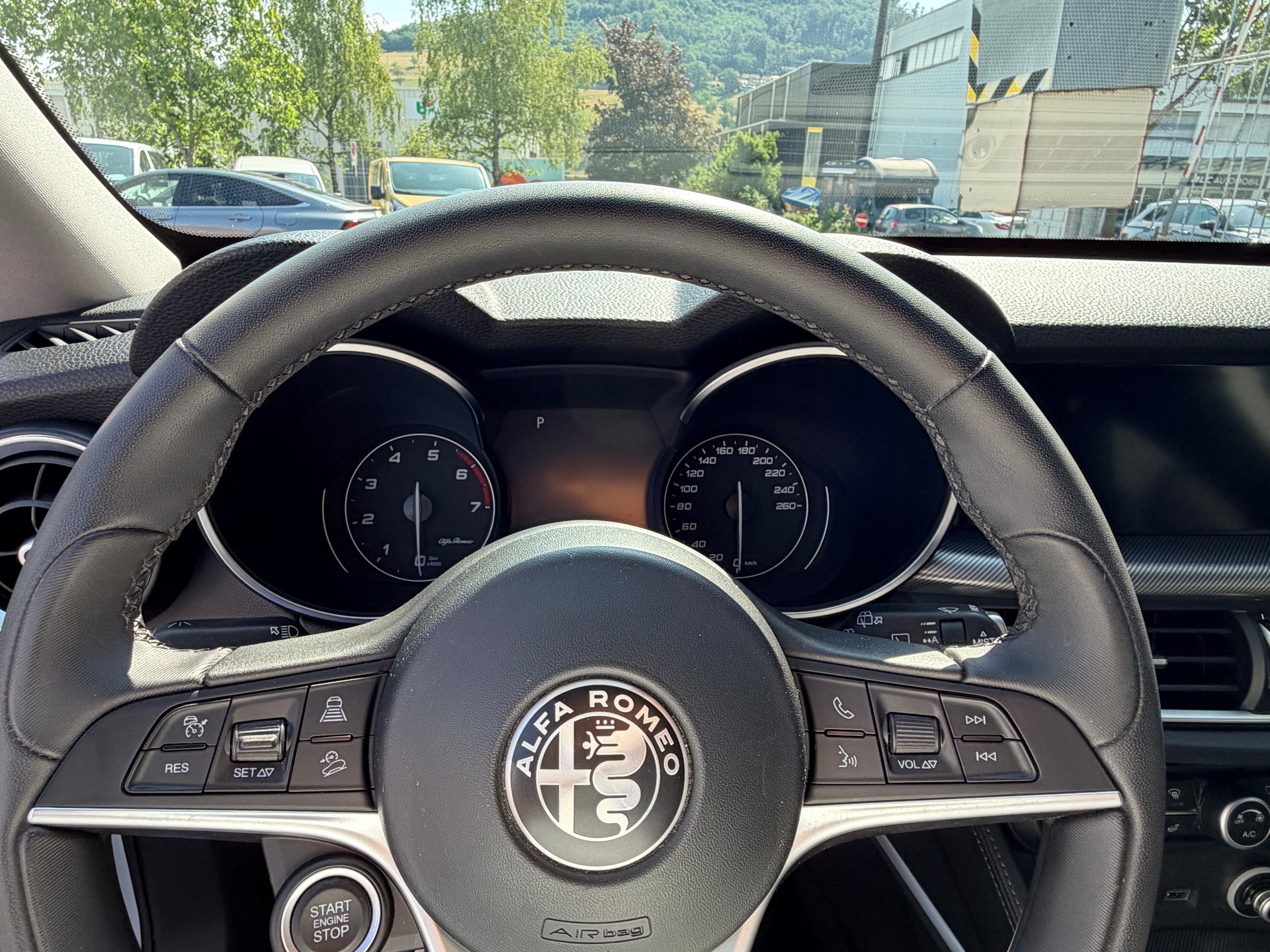 ALFA ROMEO Stelvio 2.0 Executive Q4 Automatic-image-13