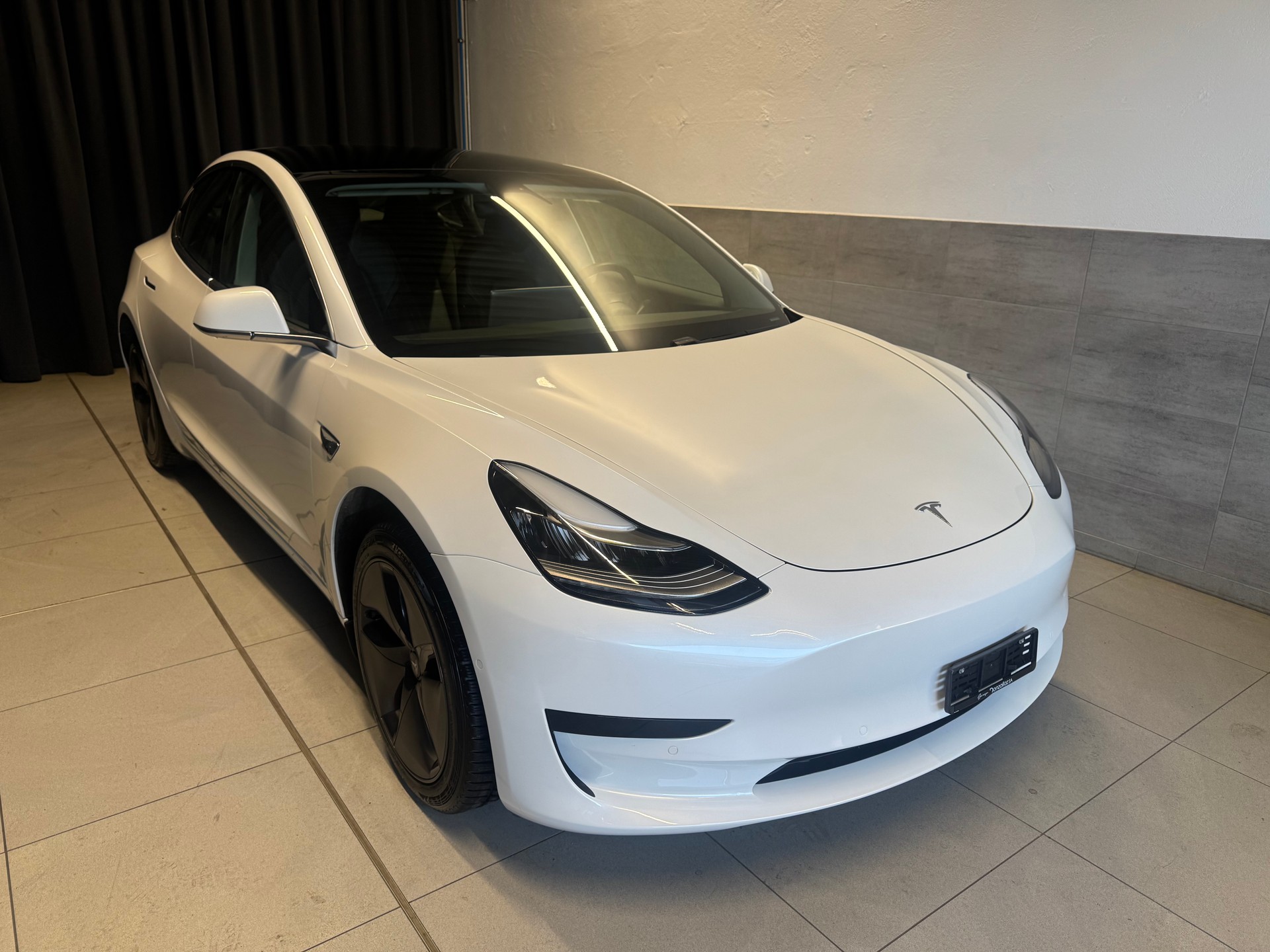 TESLA Model 3 Long Range RWD (32)