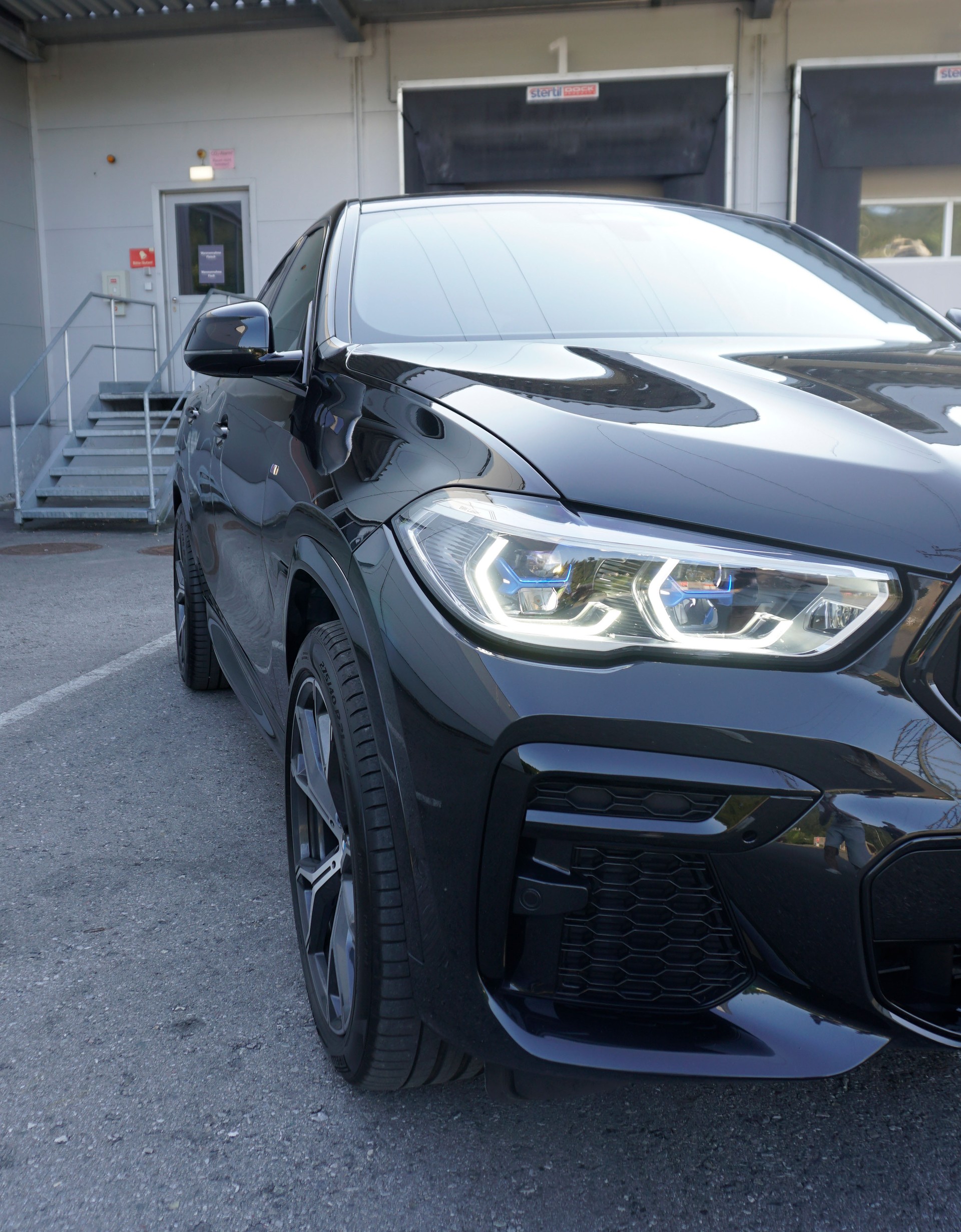 BMW 40i xDrive-image-3