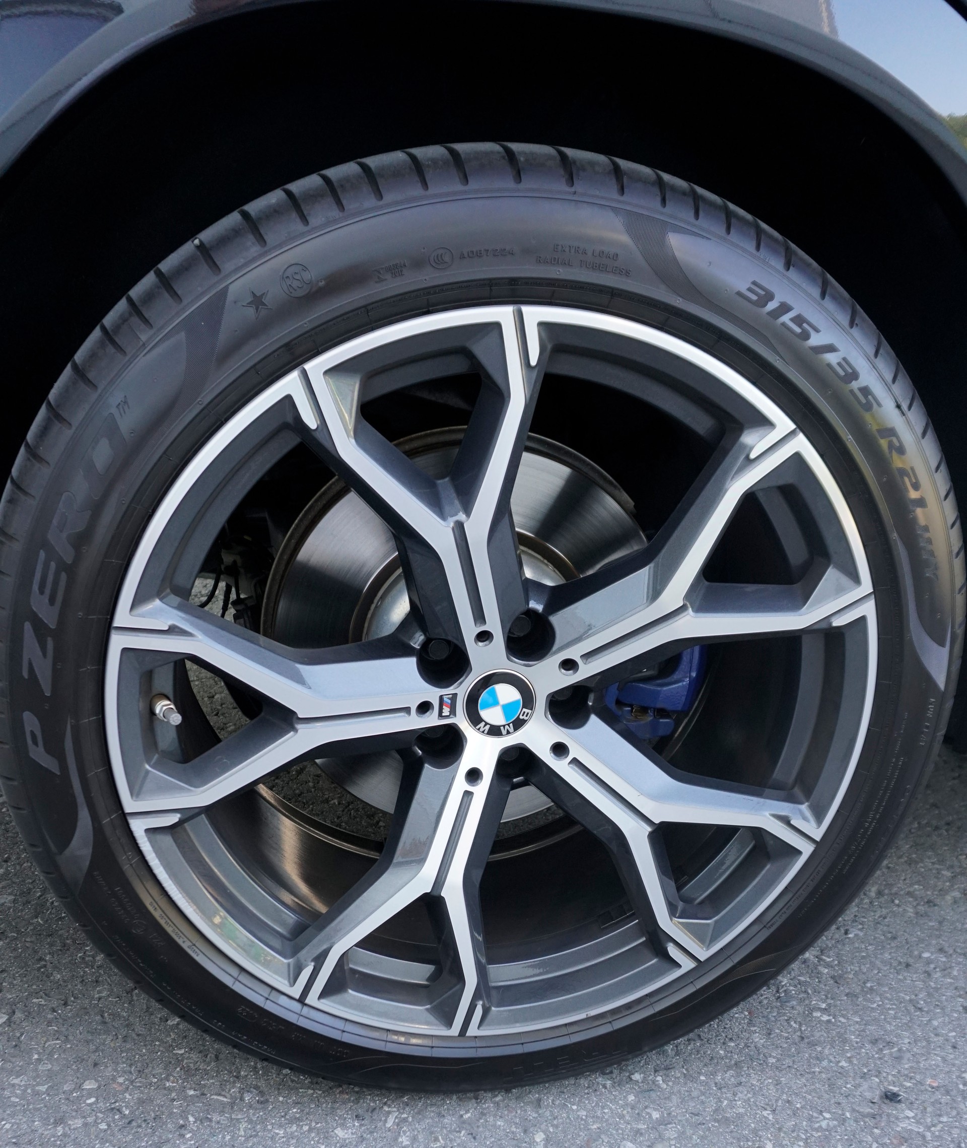 BMW 40i xDrive-image-2