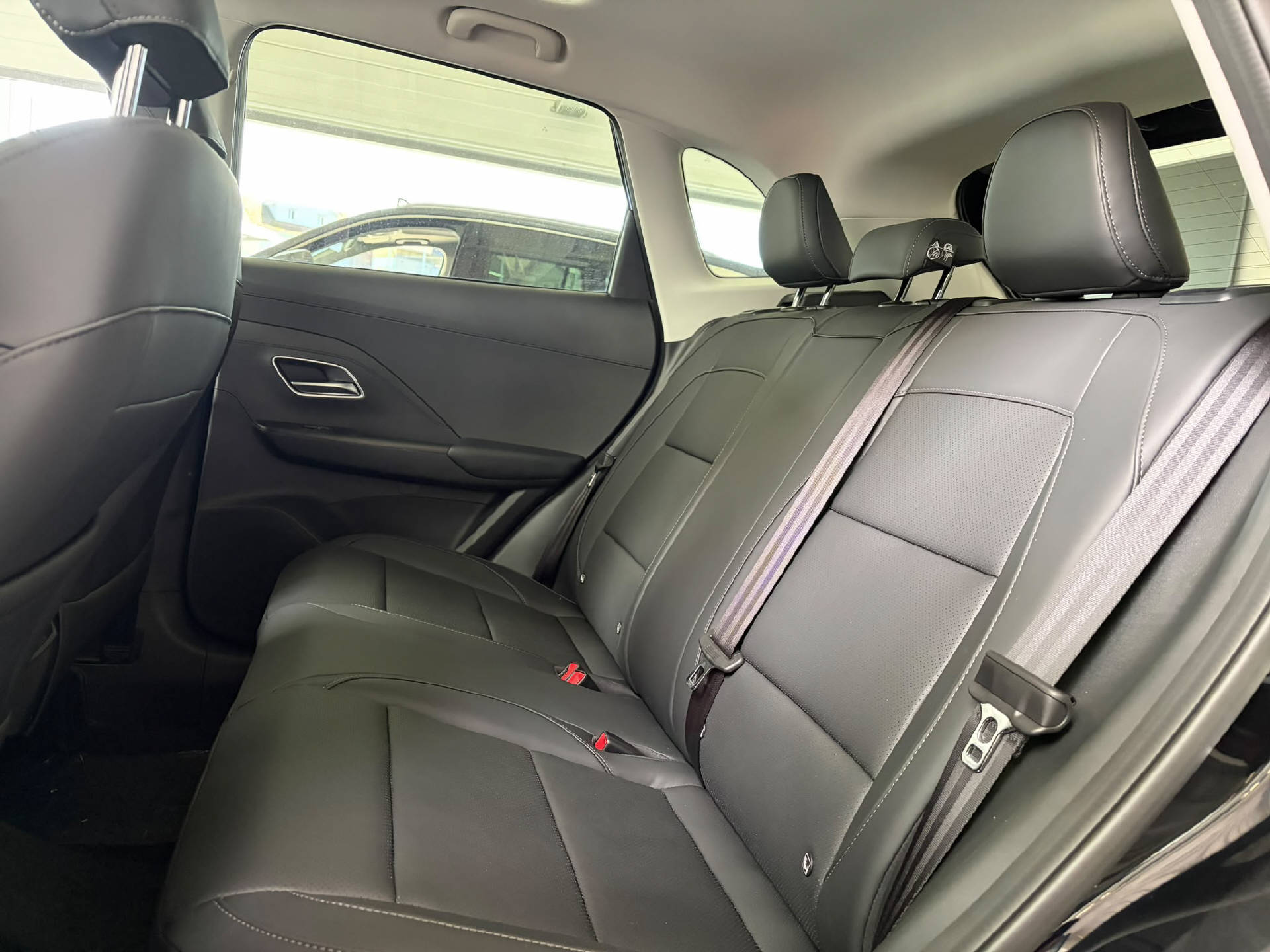 MG ZS 1.5 Hybrid+ Luxury-image-13