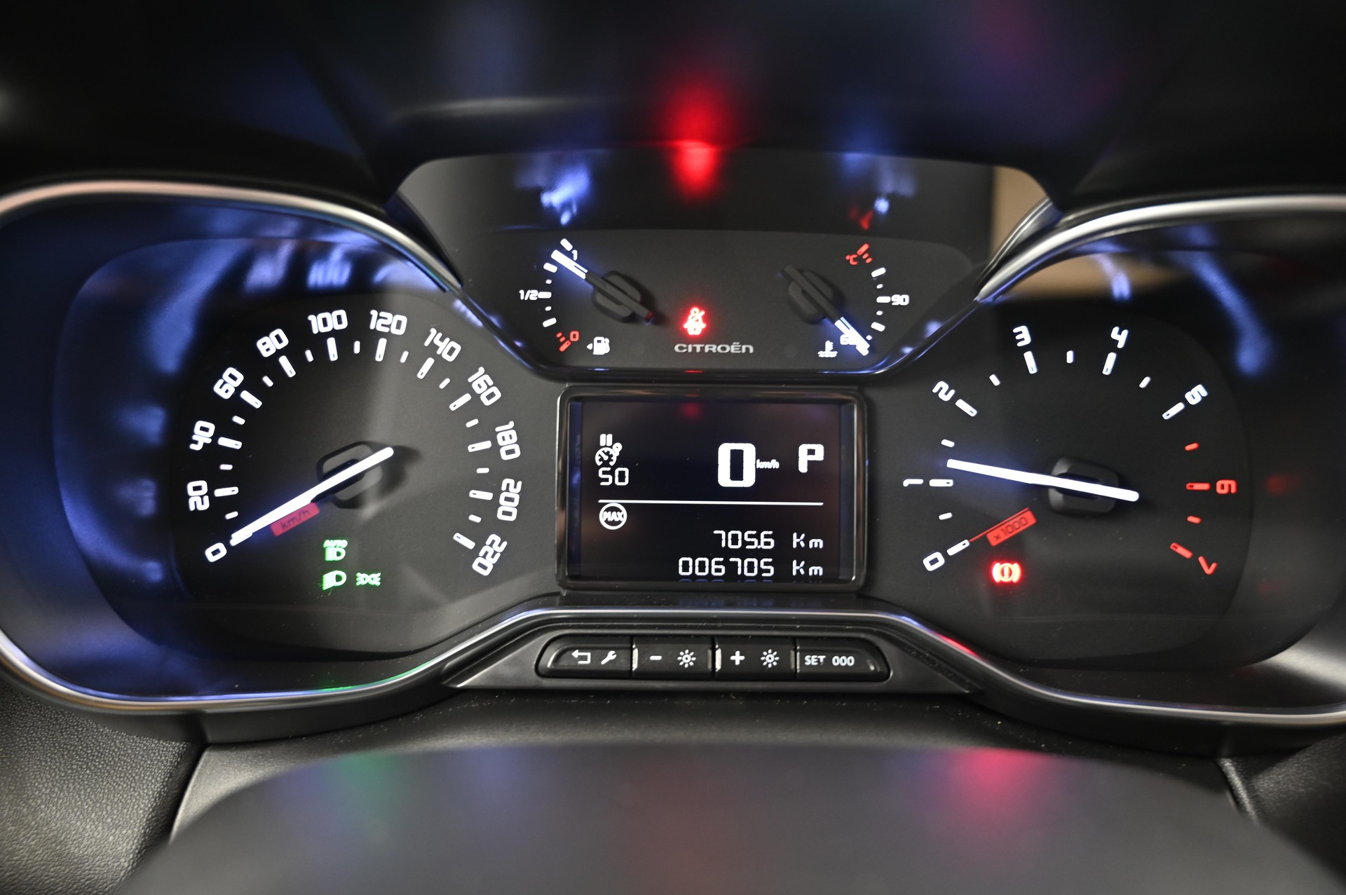 CITROEN C3 Aircross 1.2 PureTech 130 Swiss Edition-image-8