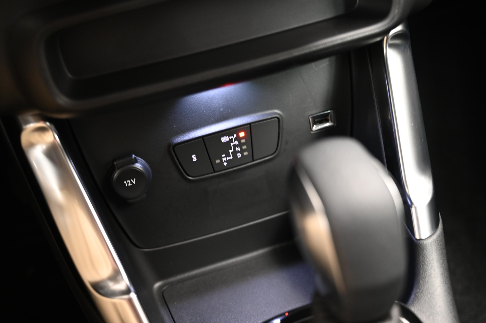 CITROEN C3 Aircross 1.2 PureTech 130 Swiss Edition-image-13