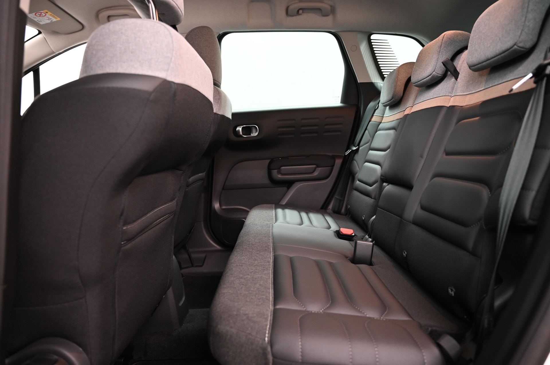 CITROEN C3 Aircross 1.2 PureTech 130 Swiss Edition-image-5