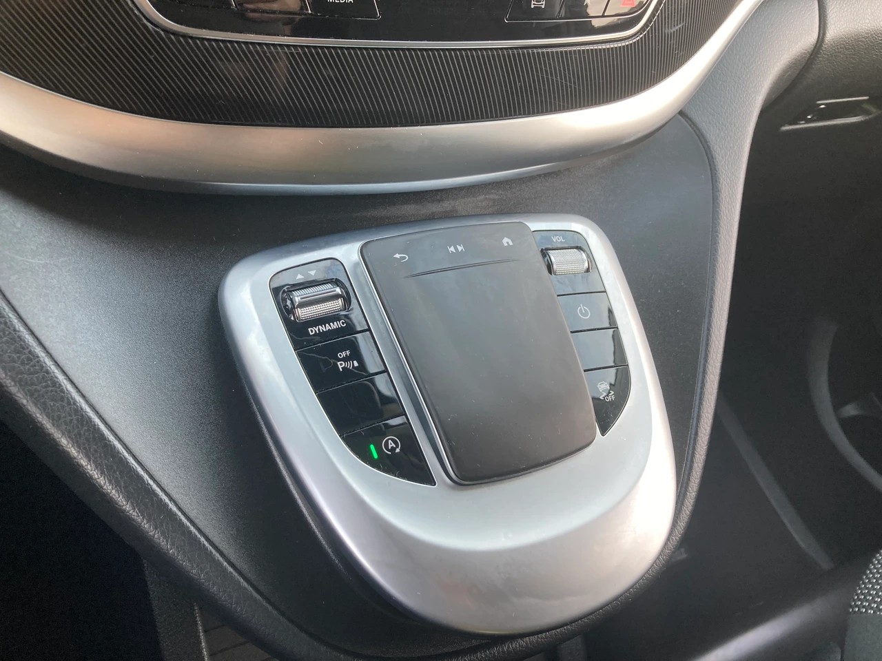 MERCEDES-BENZ V 220 d Trend lang 4Matic 9G-Tronic 7 Sitzer mit Anhängerkupplung-image-7
