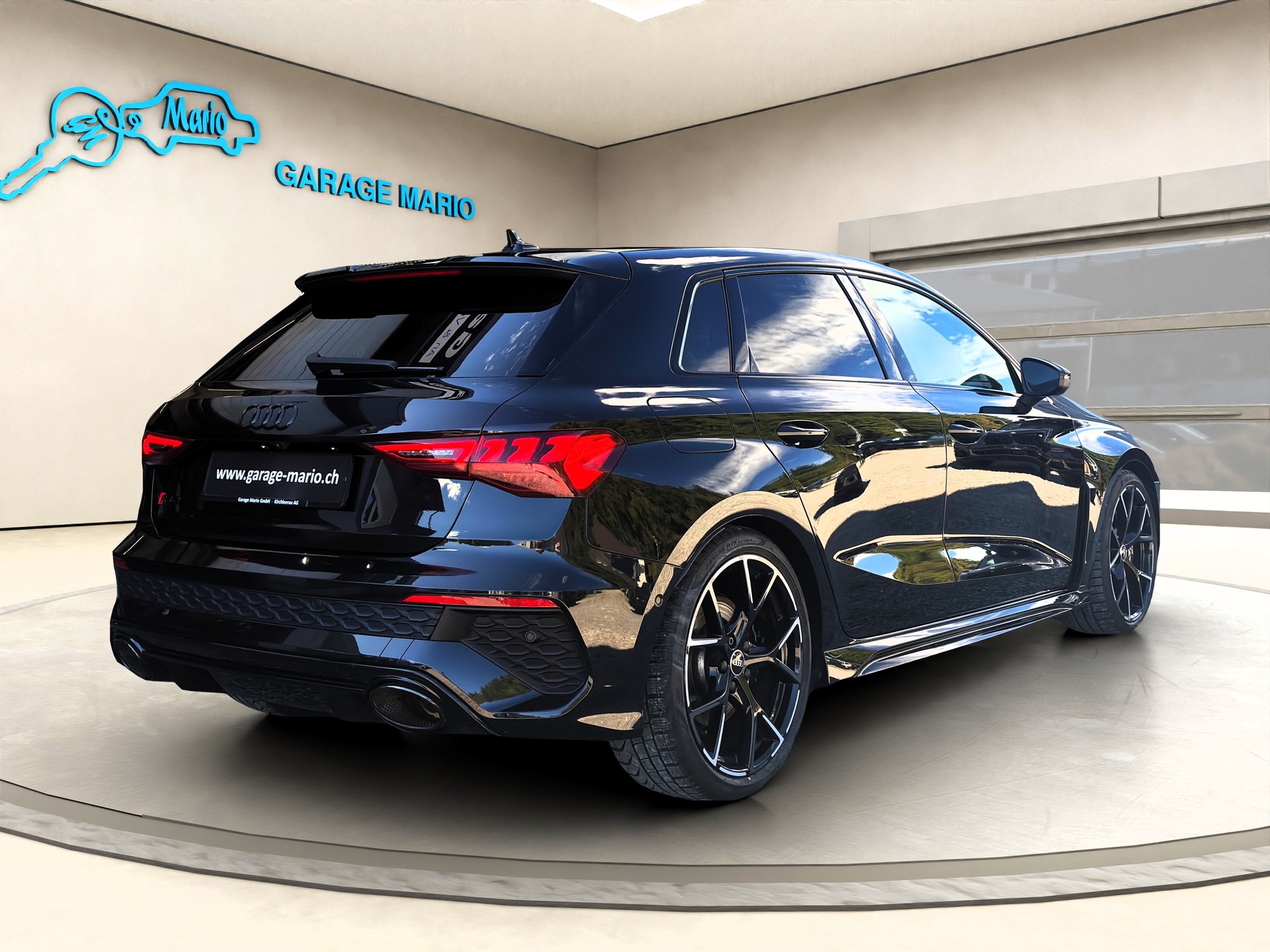 AUDI RS3 Sportback 2.5 TSI quattro S-tronic ❗ALL BLACK❗✅CH-Fahrzeug & Werksgarantie & RS-Sportabgasanlage✅-image-4