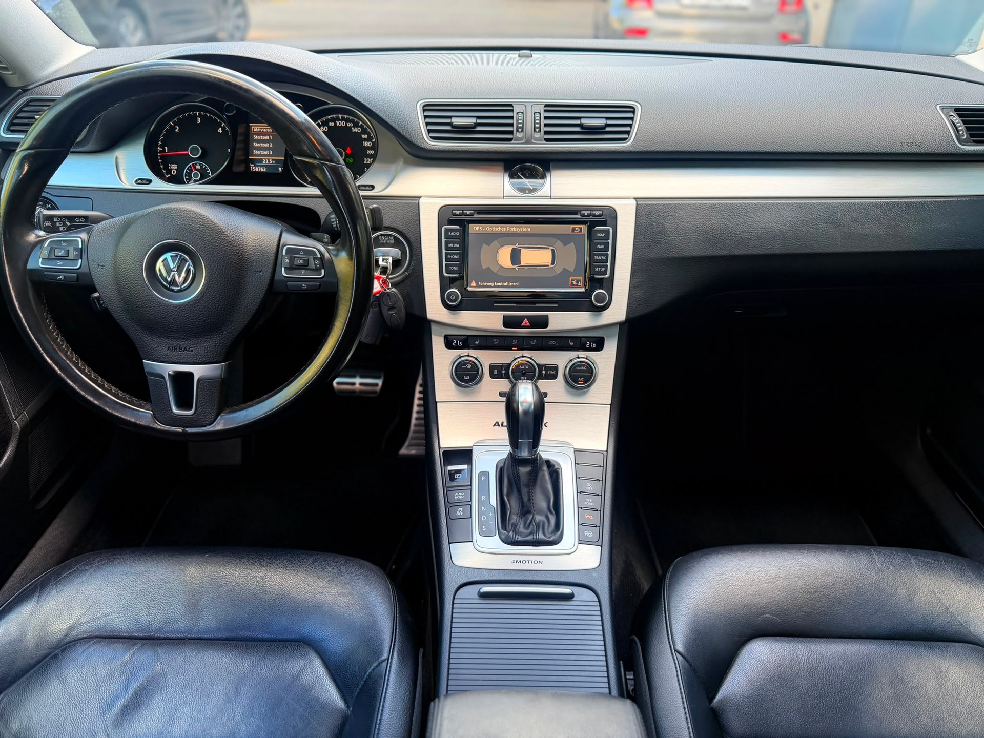 VW Passat Variant 2.0 TDI BMT Design 4M DSG-image-11