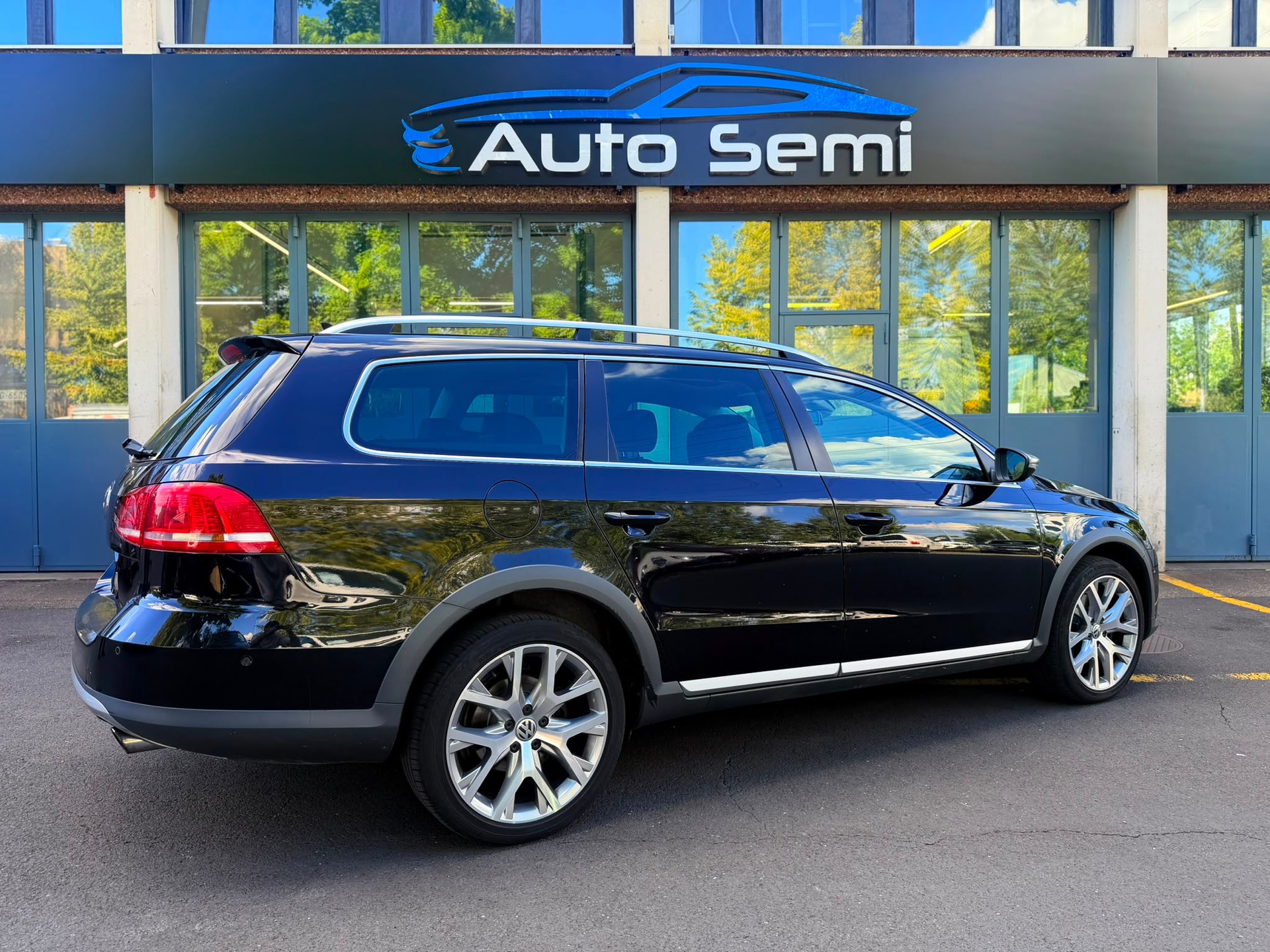 VW Passat Variant 2.0 TDI BMT Design 4M DSG-image-6