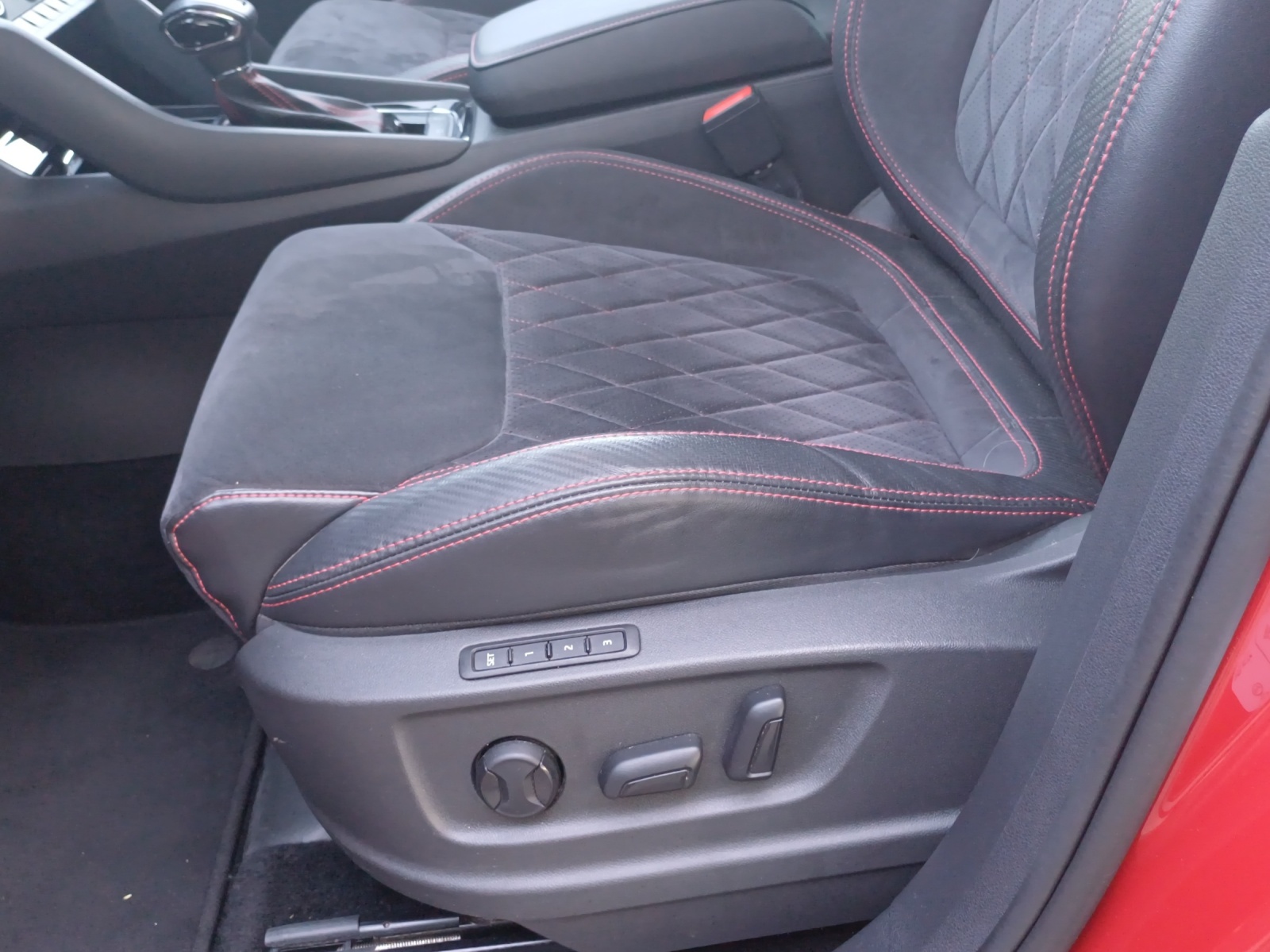 SKODA Kodiaq 2.0 Bi-TDI SCR RS 4x4 DSG-image-14