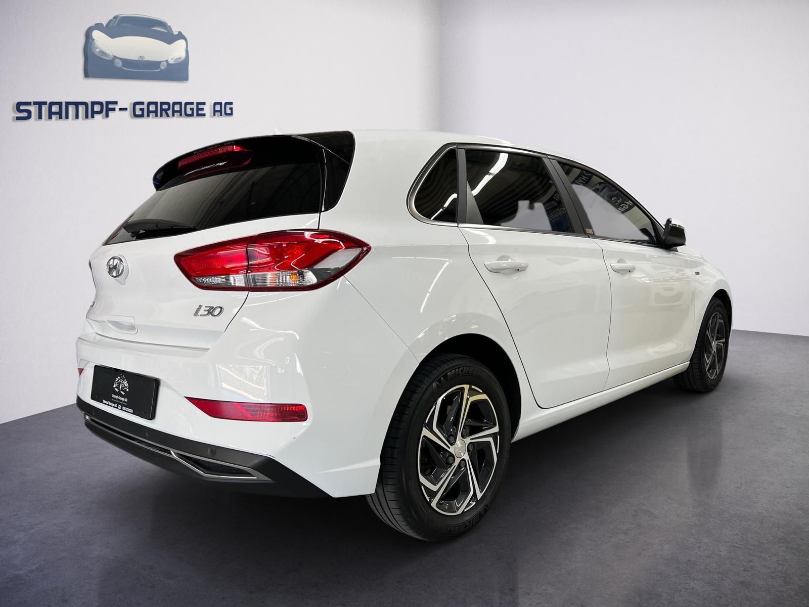 HYUNDAI i30 1.5 T-GDi Vertex 48V MH DCT-image-2