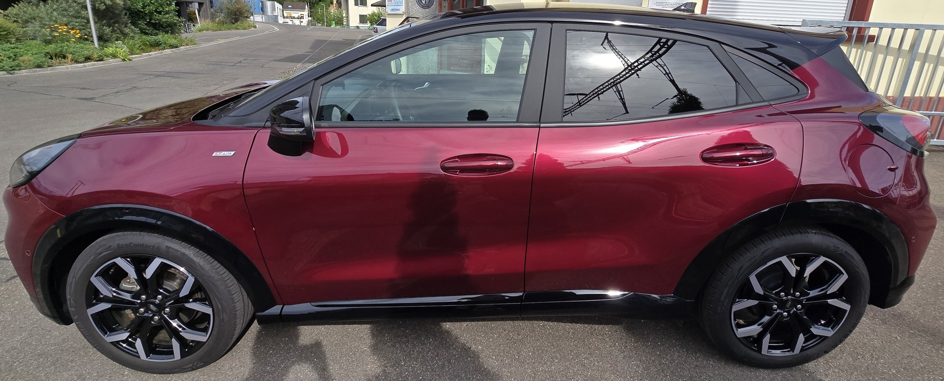 FORD 1.0 EcoB Hybrid 125 Vivid Ruby Edition-image-3