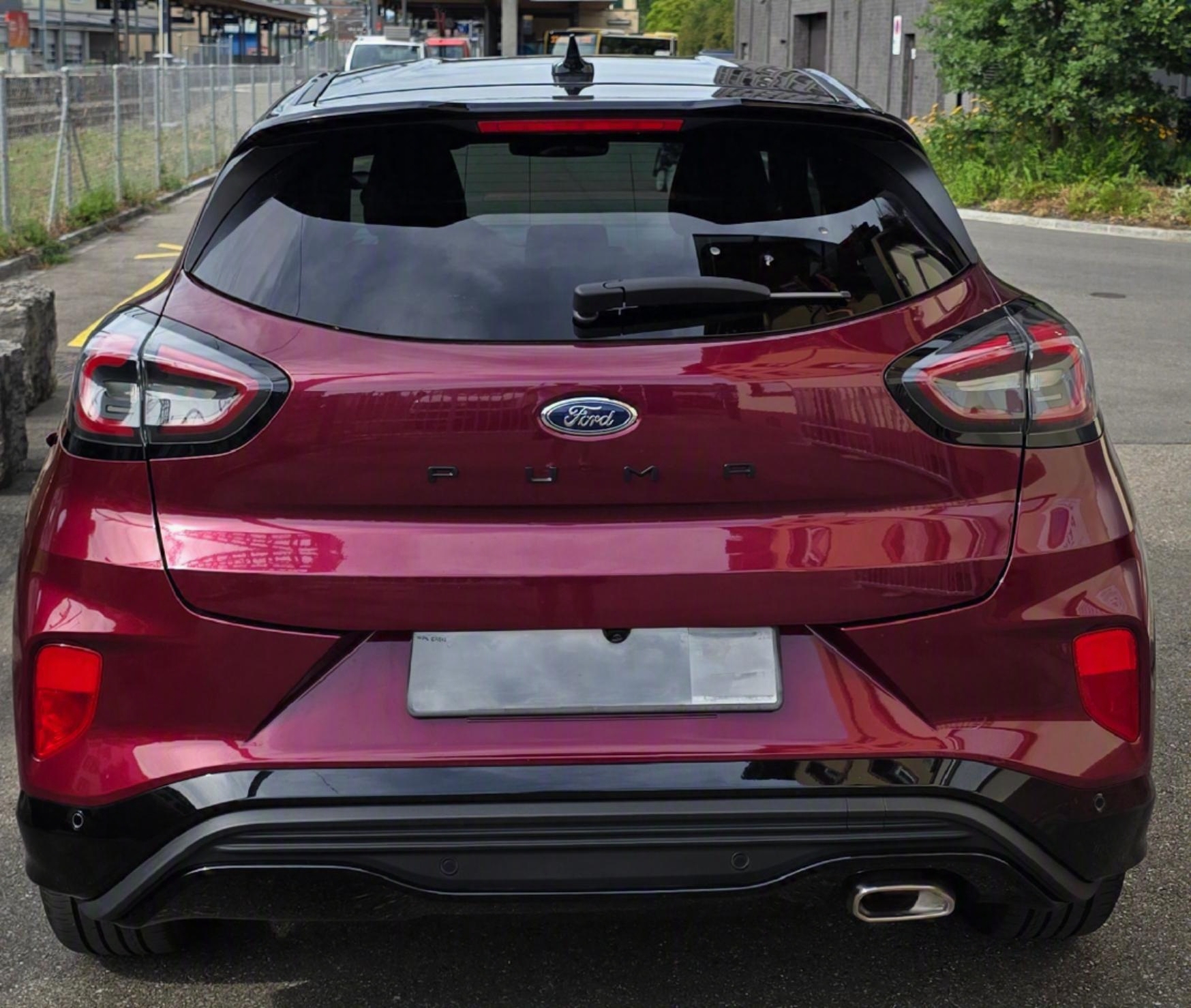 FORD 1.0 EcoB Hybrid 125 Vivid Ruby Edition-image-2