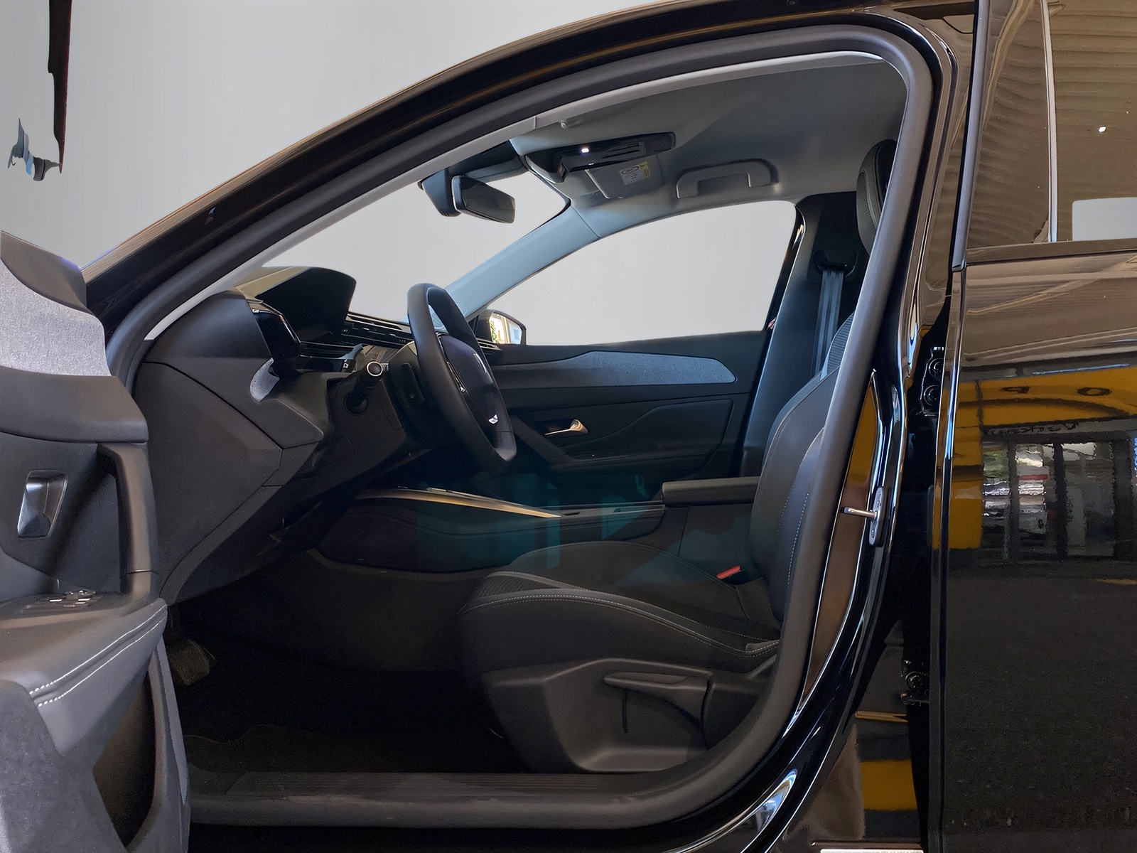 PEUGEOT 308 1.2 PureTech Allure-showroom-element-2