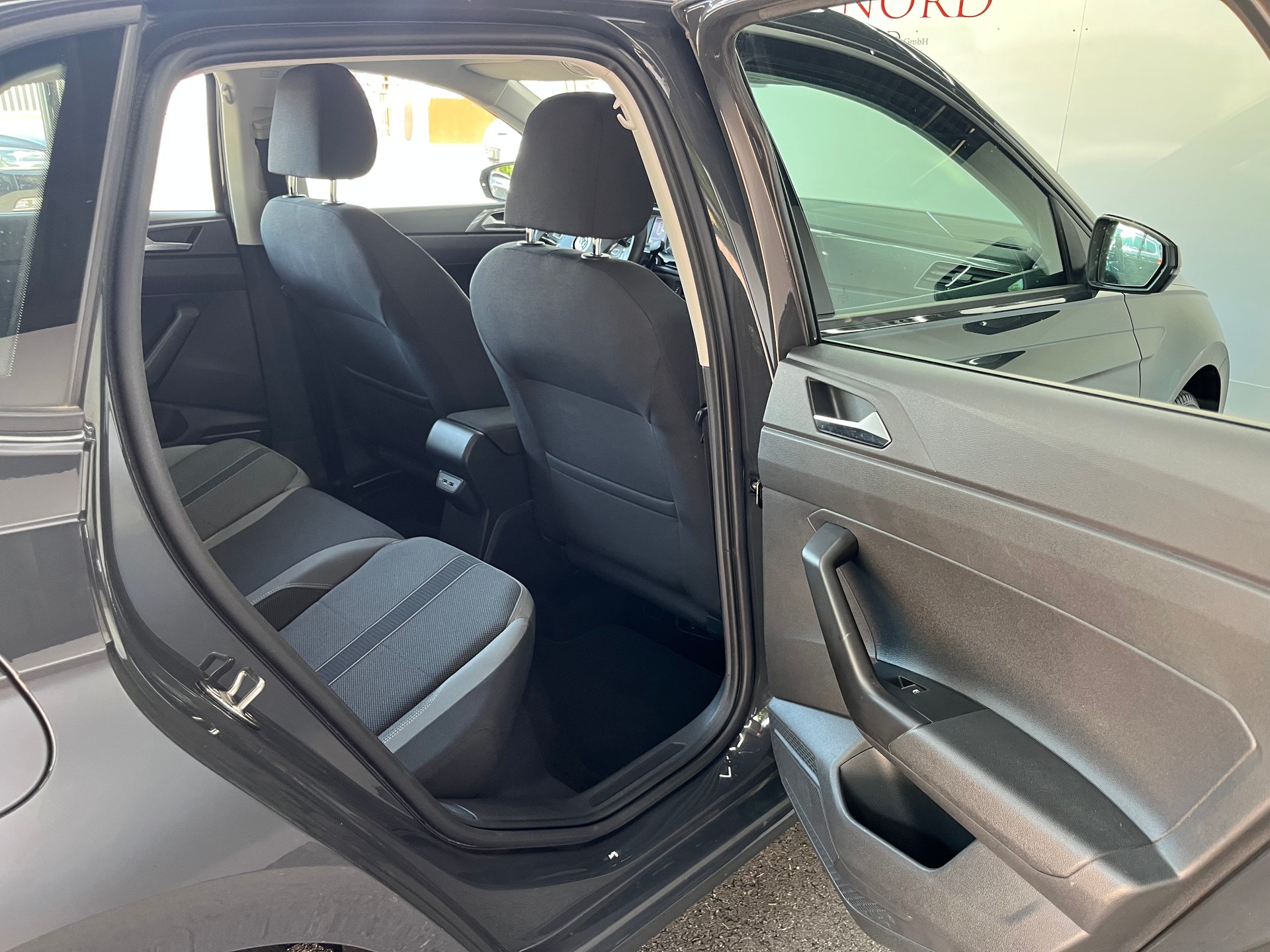 VW Polo 1.6 TDI Highline-image-9