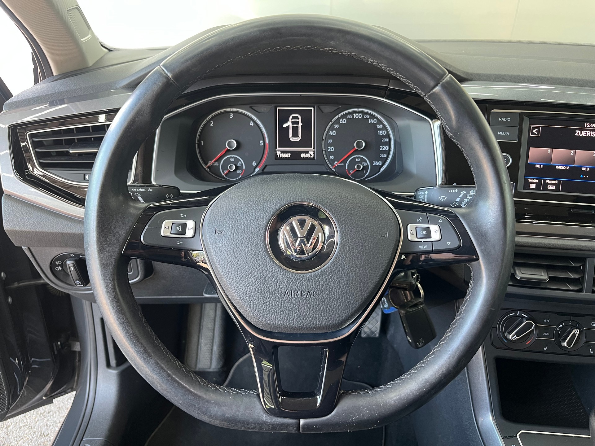 VW Polo 1.6 TDI Highline-image-11