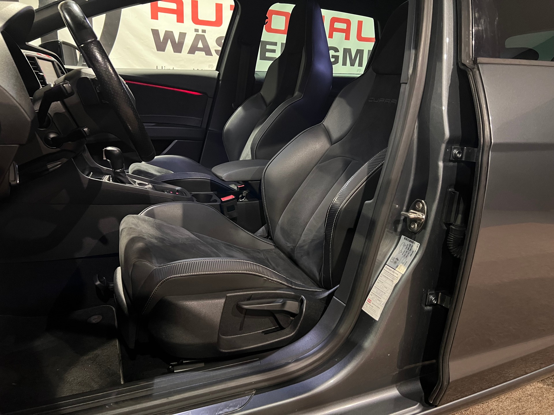 SEAT Leon ST 2.0 TSI Cupra 360 4 Drive DSG-image-11