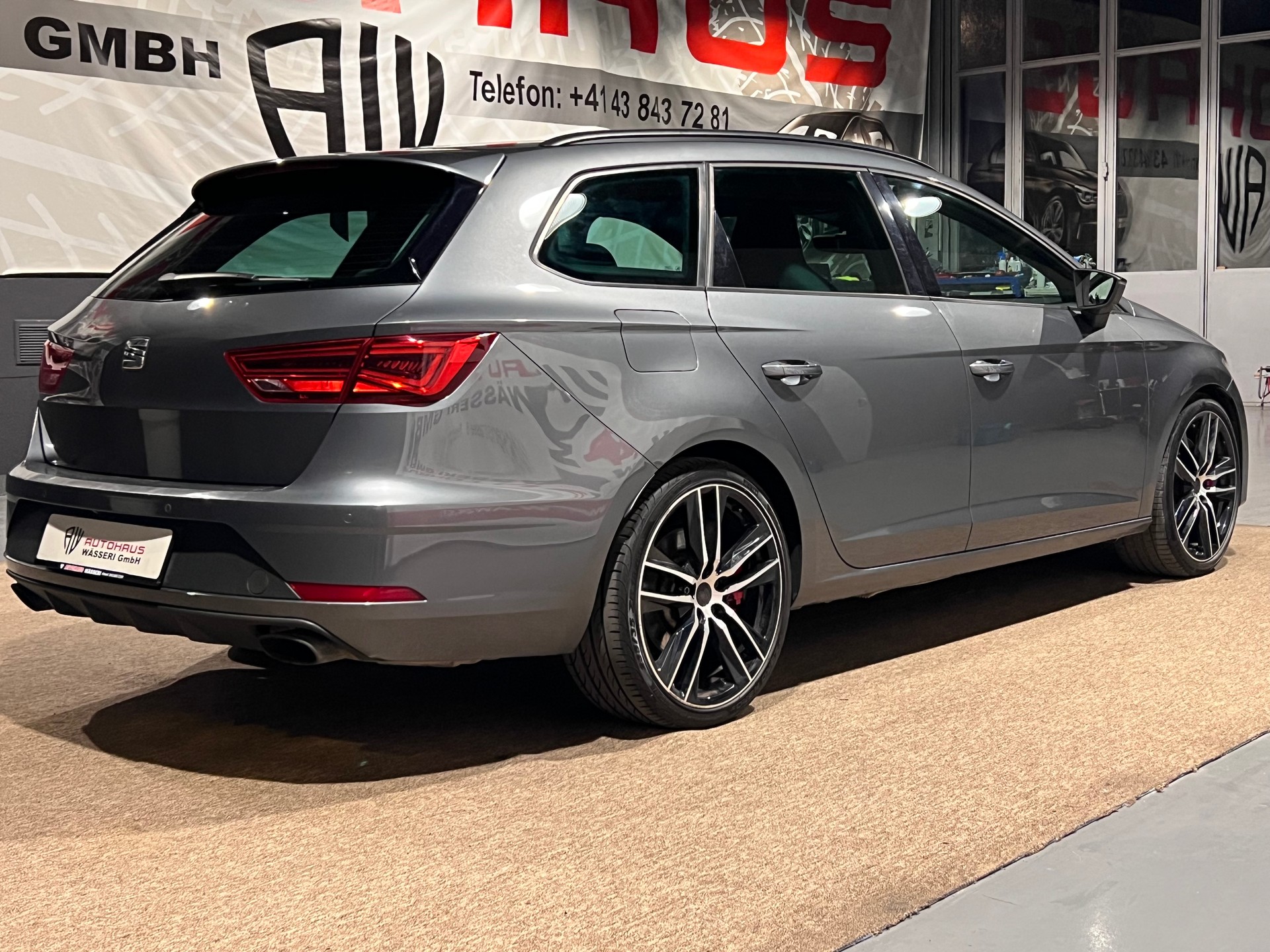 SEAT Leon ST 2.0 TSI Cupra 360 4 Drive DSG-image-2