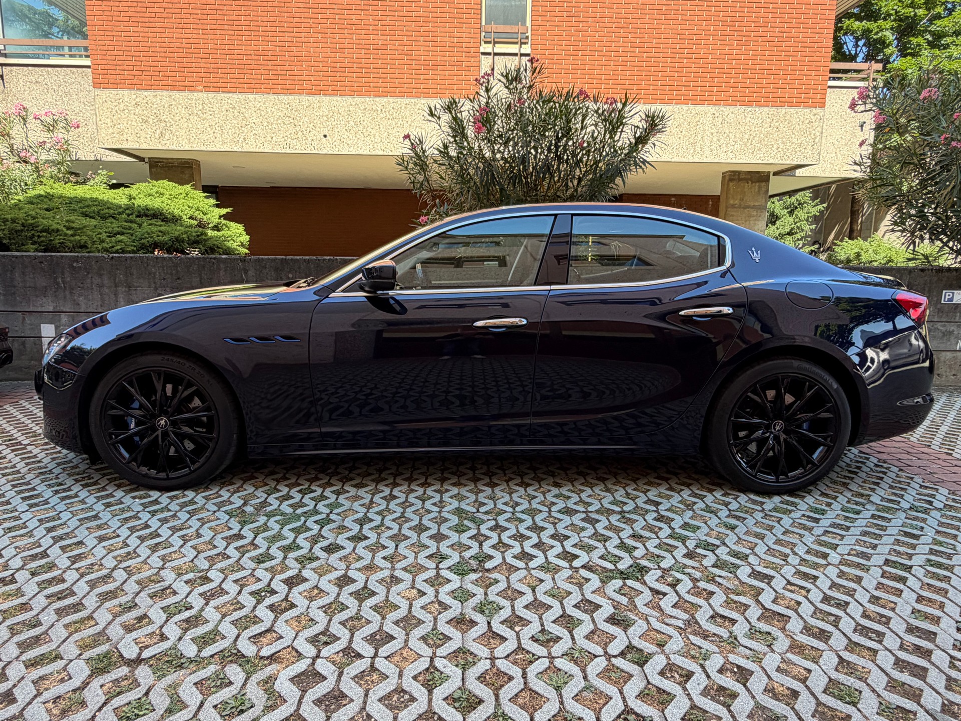 MASERATI Ghibli 2.0 Hybrid GranLuso Automatica-image-5