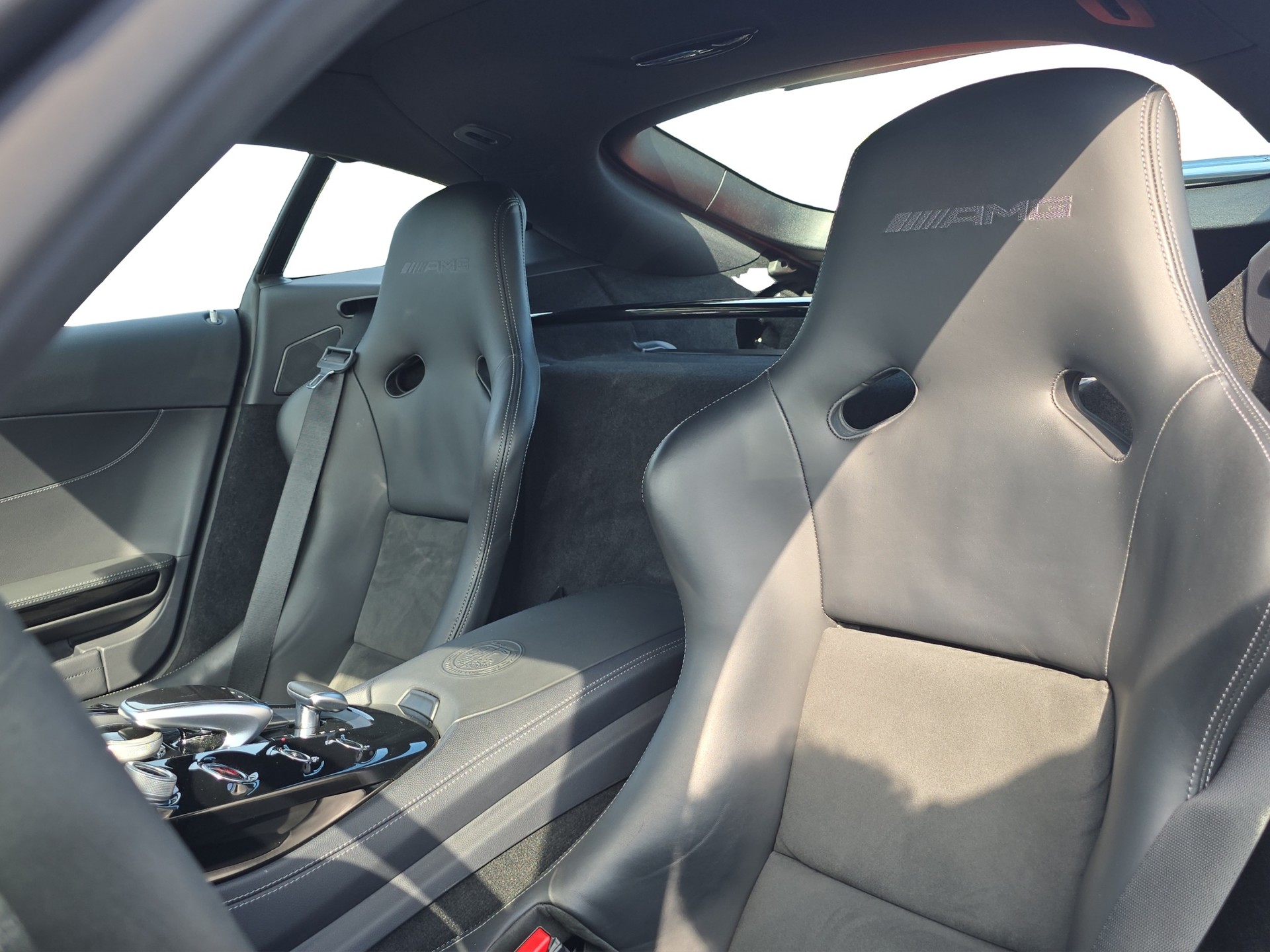 MERCEDES-BENZ AMG GT R Speedshift DCT-image-9
