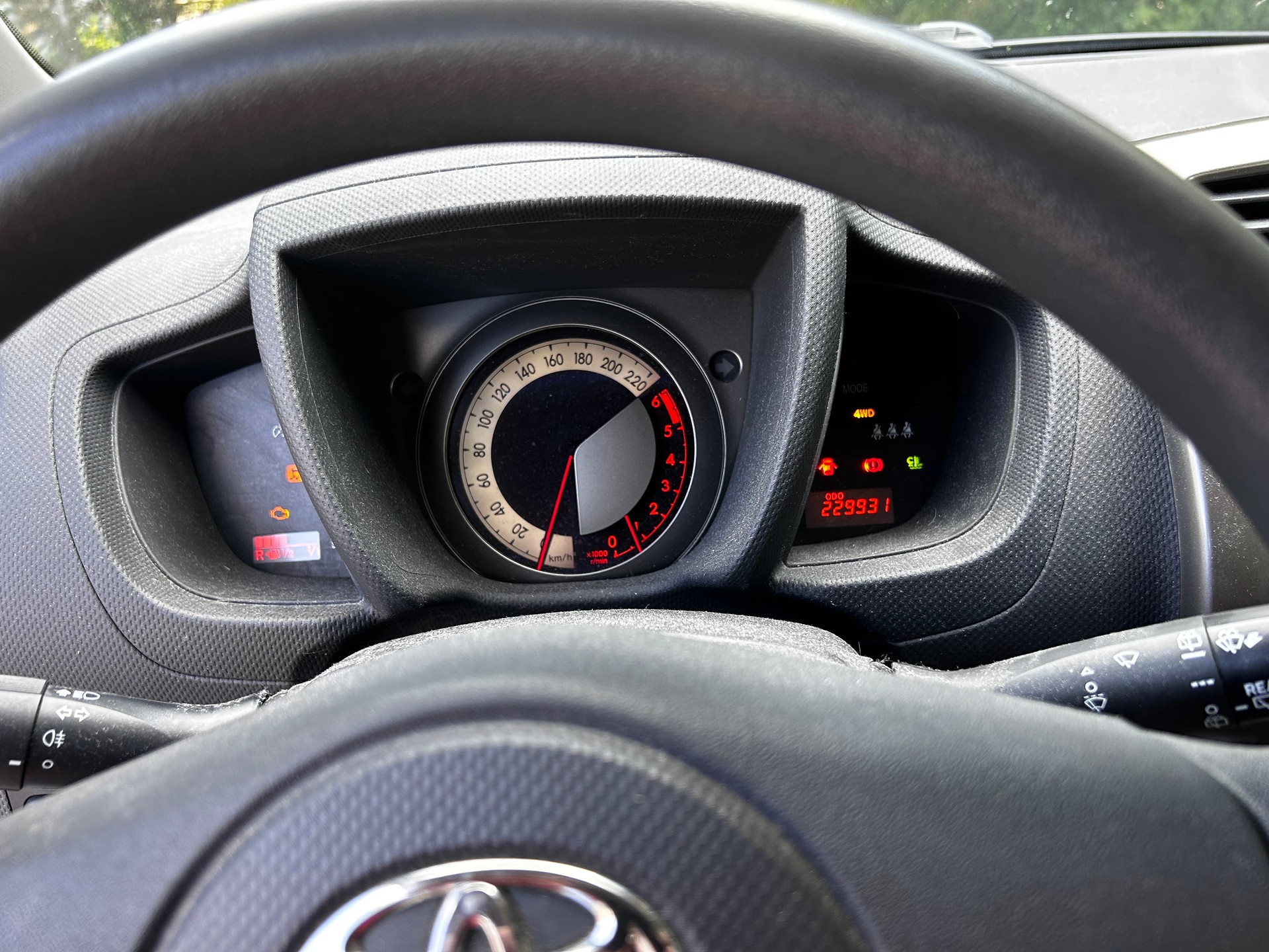 TOYOTA UrbanCruiser 1.4 D-4D Linea Sol 4WD-image-7