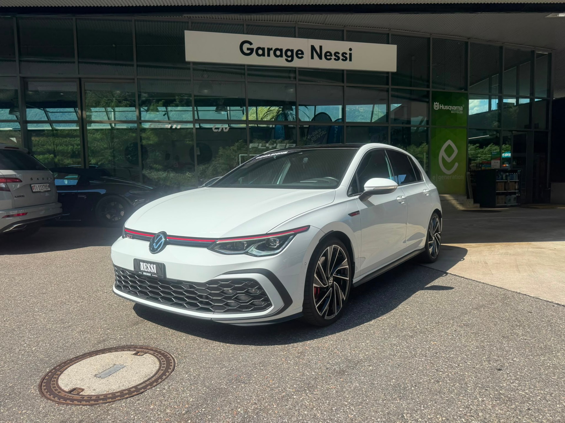 VW Golf 2.0 TSI GTI DSG-showroom-element-1