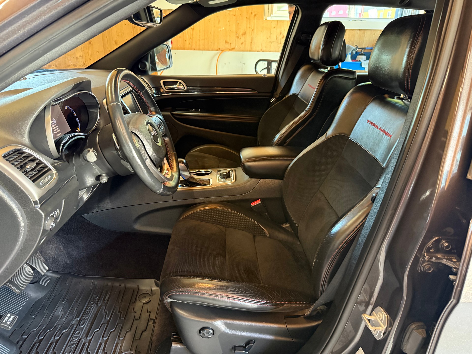 JEEP Grand Cherokee 3.0 CRD 75th Anniversary Automatic-image-6