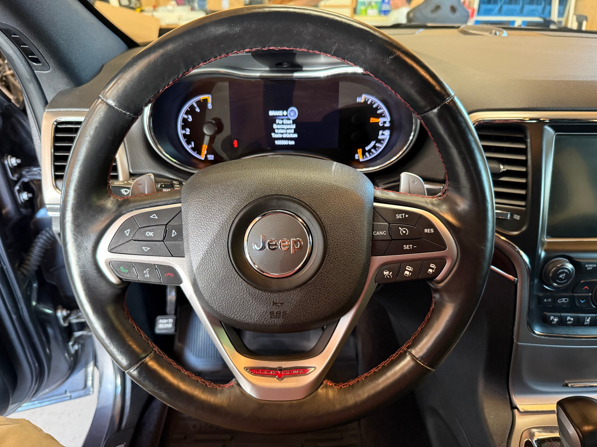 JEEP Grand Cherokee 3.0 CRD 75th Anniversary Automatic-image-8