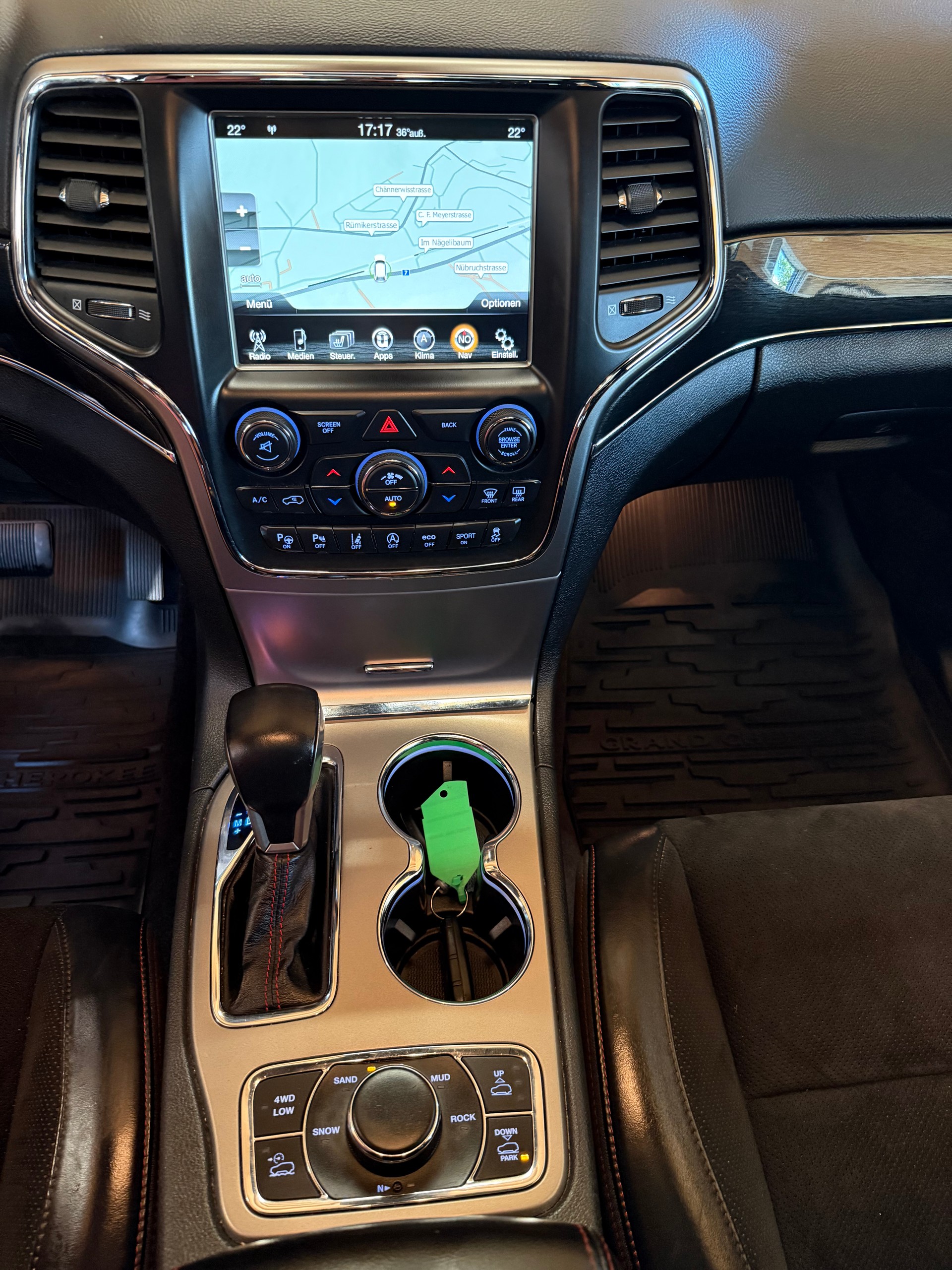 JEEP Grand Cherokee 3.0 CRD 75th Anniversary Automatic-image-10