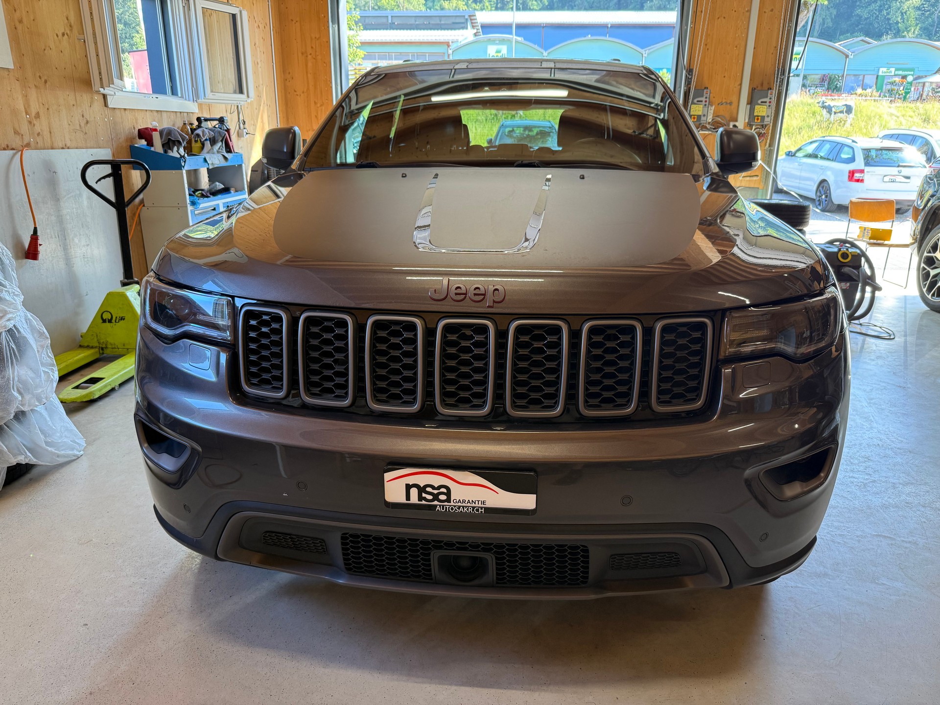 JEEP Grand Cherokee 3.0 CRD 75th Anniversary Automatic-showroom-element-1