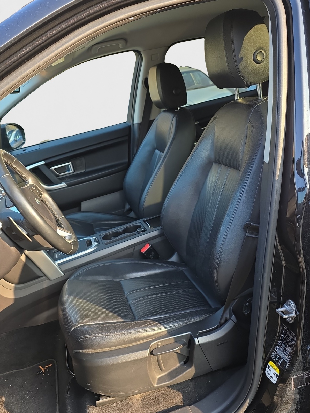 LAND ROVER Discovery Sport 2.0 TD4 HSE AT9-image-11