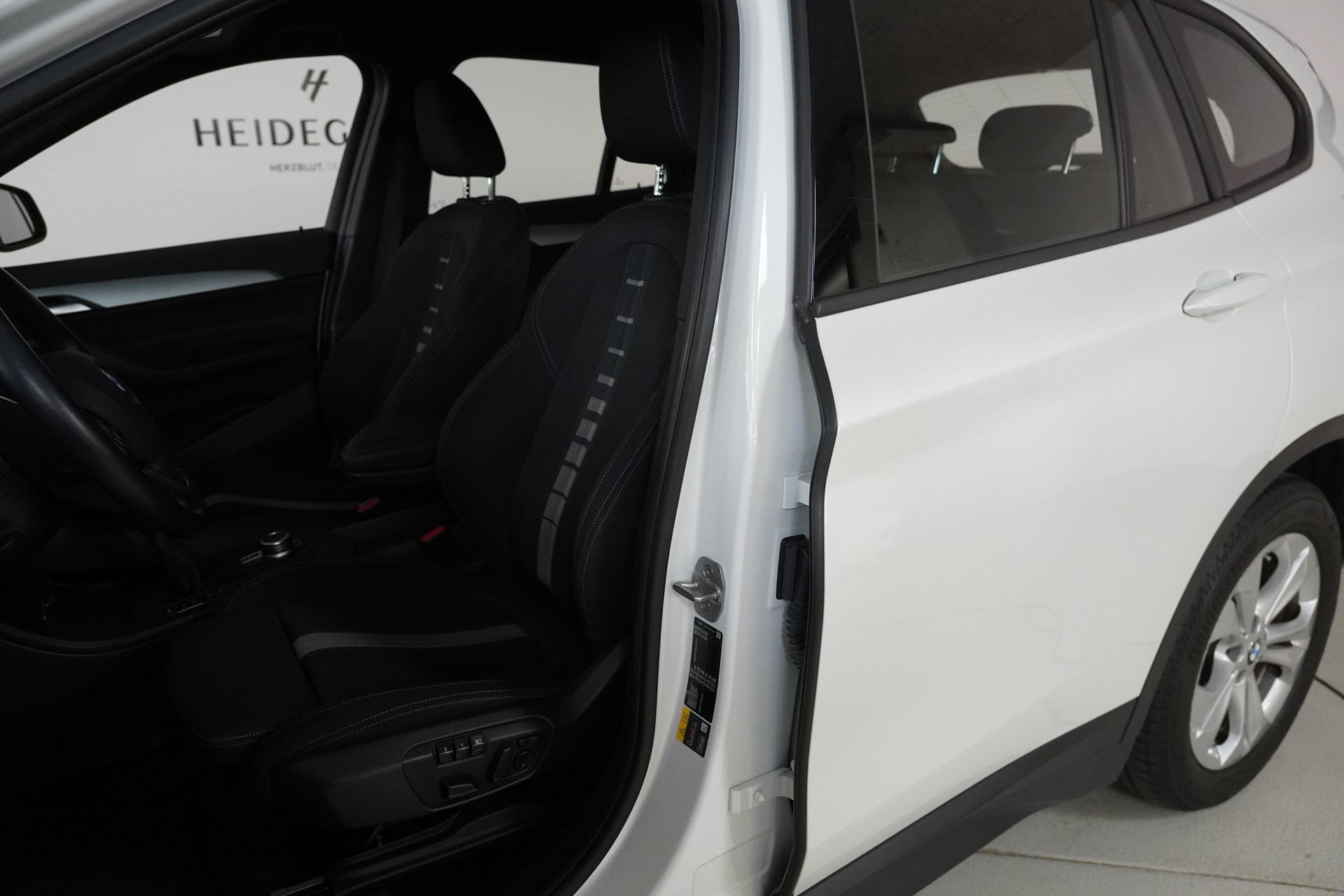 BMW X1 xDrive 25e Steptronic-image-12