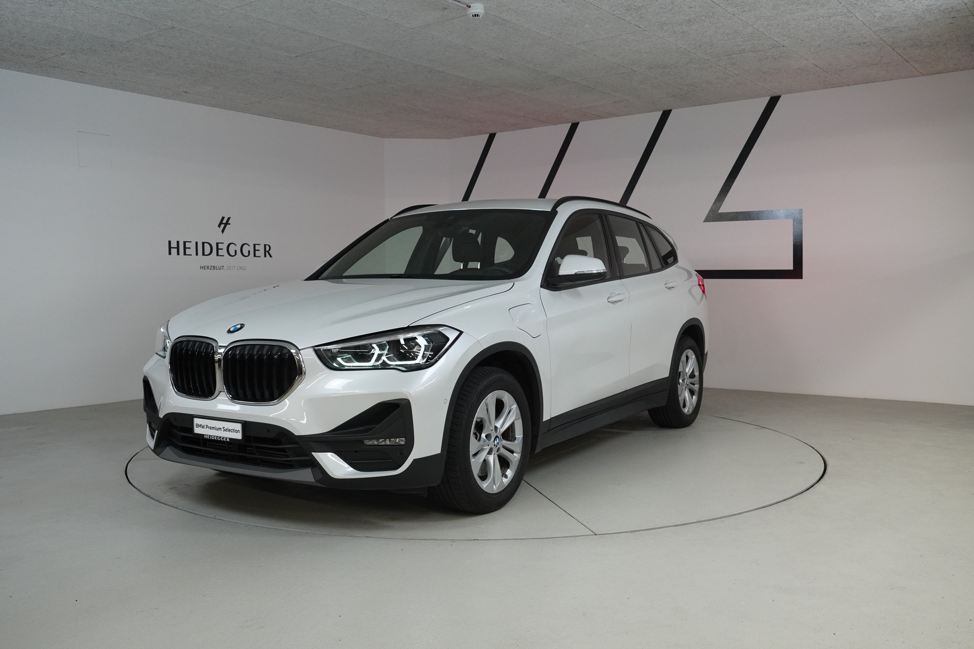 BMW X1 xDrive 25e Steptronic-image-0