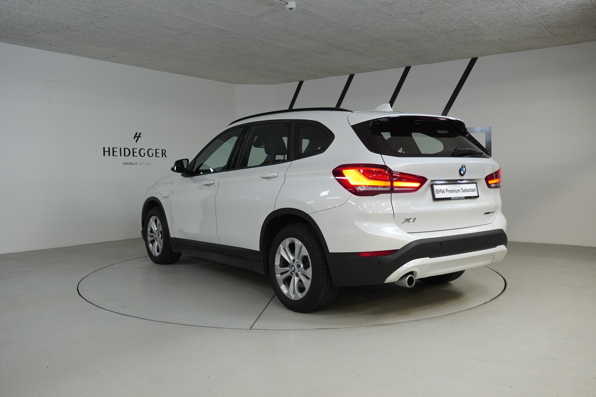 BMW X1 xDrive 25e Steptronic-image-5