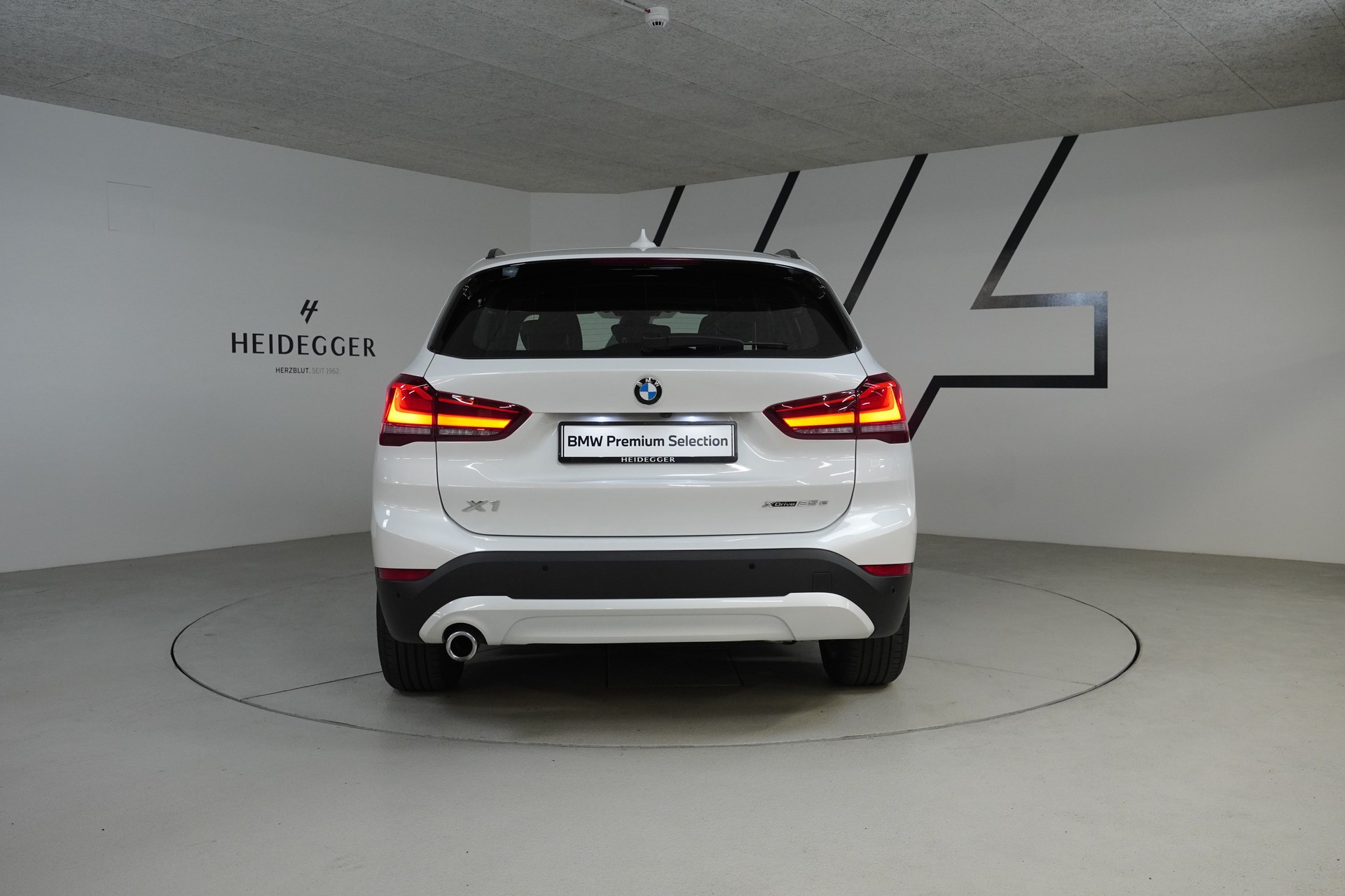 BMW X1 xDrive 25e Steptronic-image-6