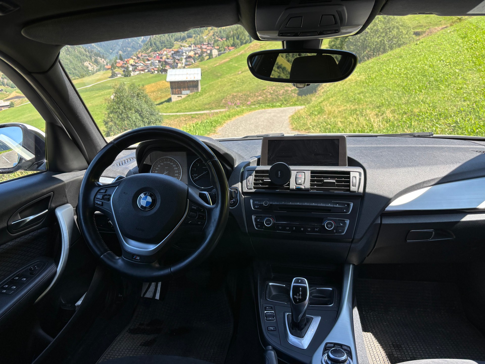 BMW M135i xDrive-image-4